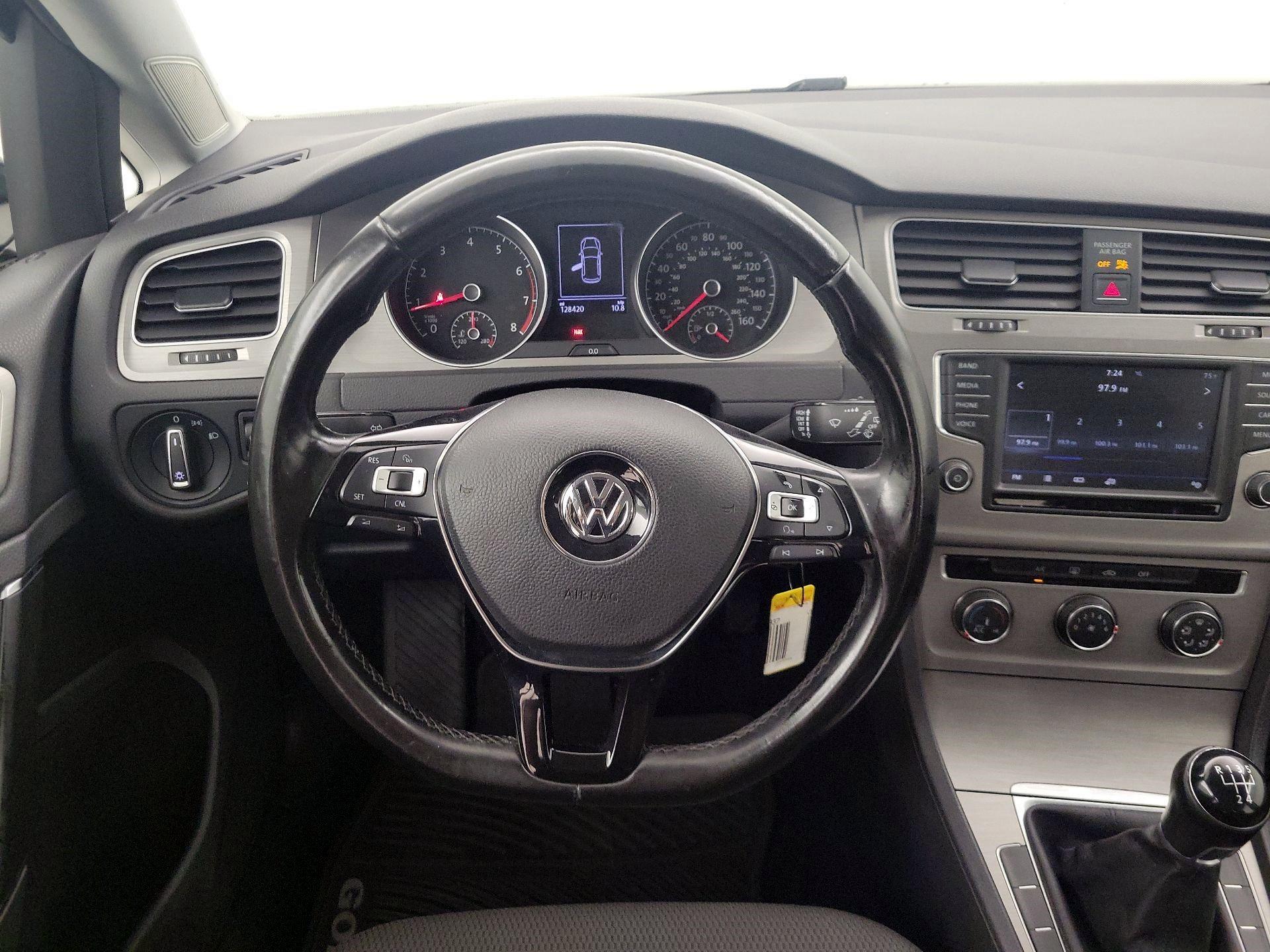 Thumbnail: 2017 Volkswagen Golf - 10