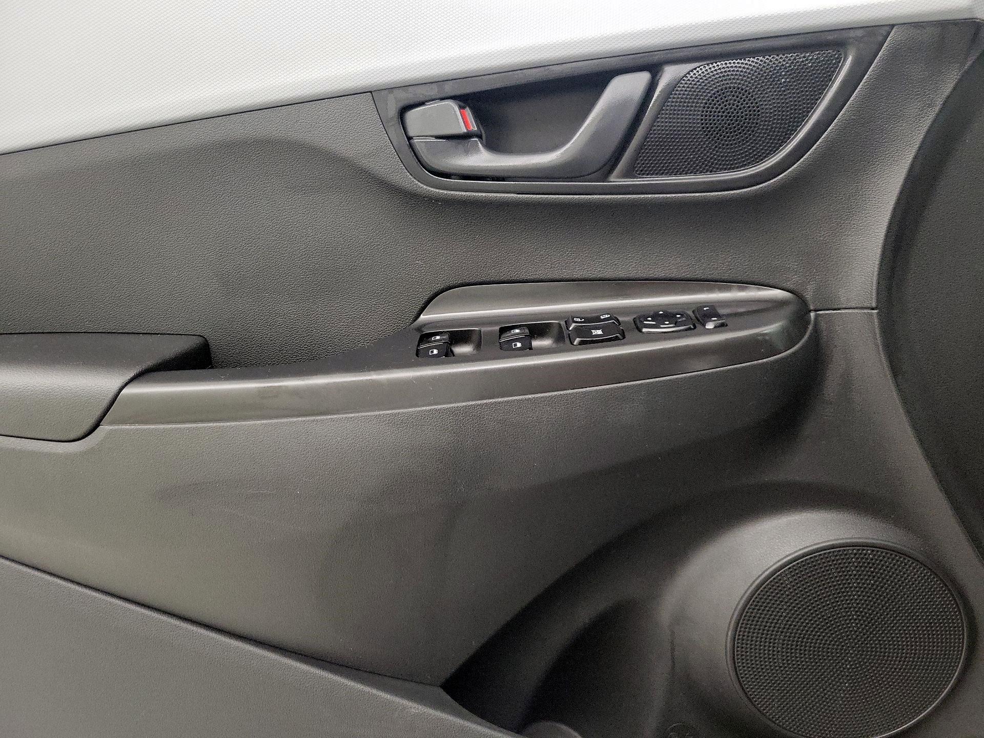 Thumbnail: 2021 Hyundai Kona - 12