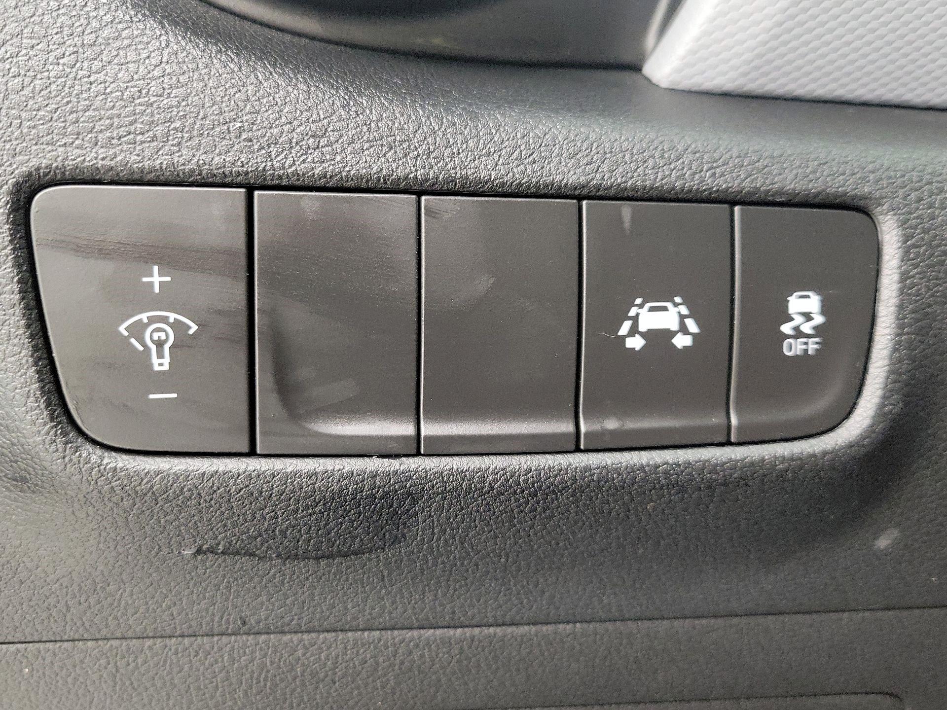 Thumbnail: 2021 Hyundai Kona - 13