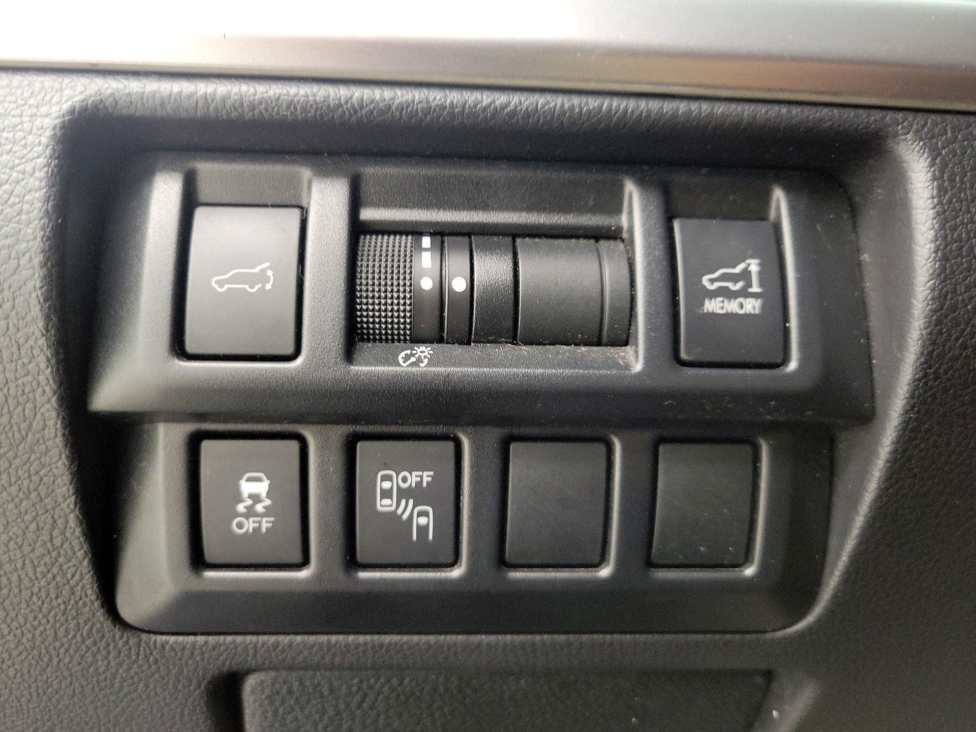 Thumbnail: 2015 Subaru Outback - 13