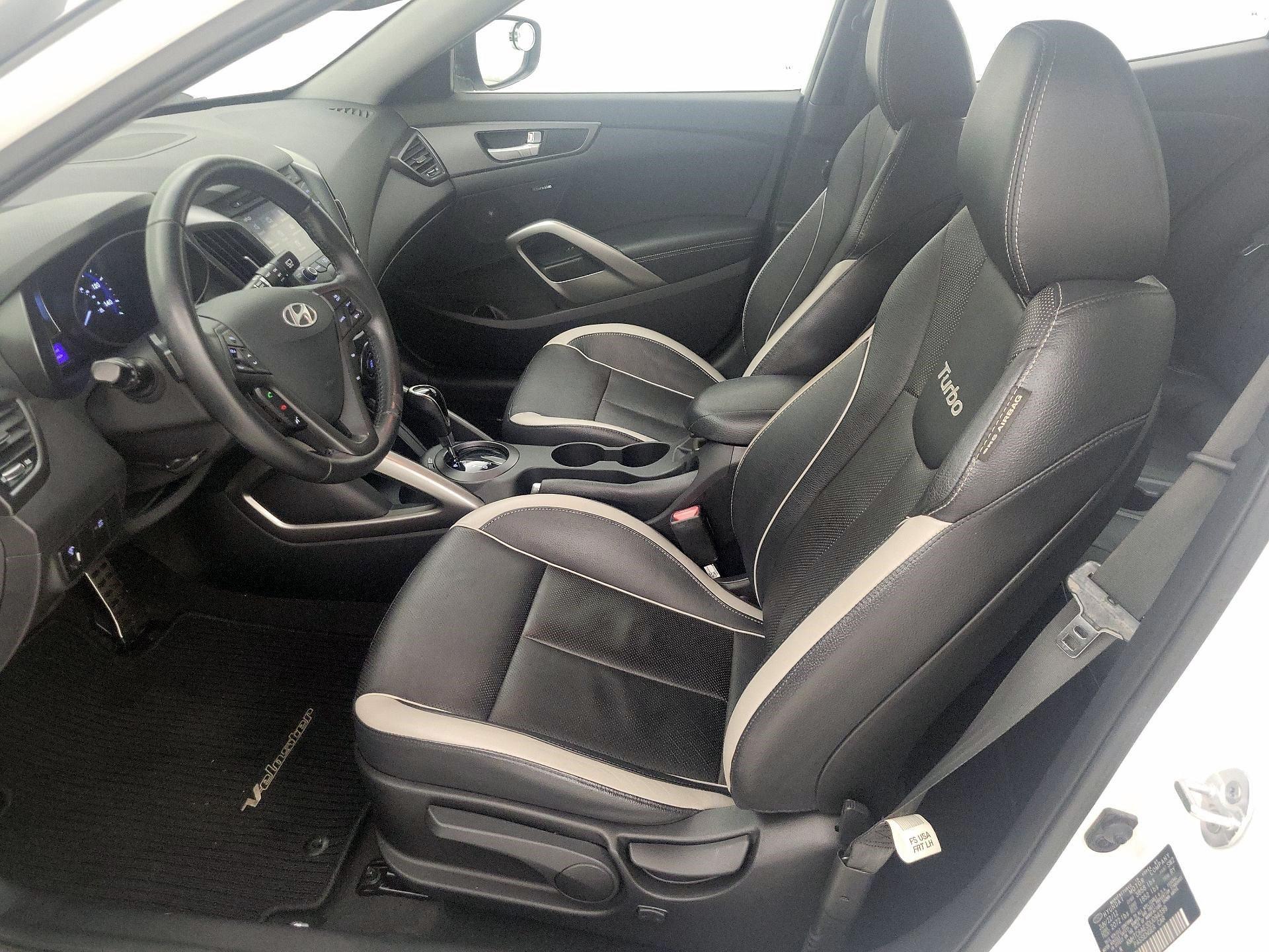 Thumbnail: 2013 Hyundai Veloster - 11