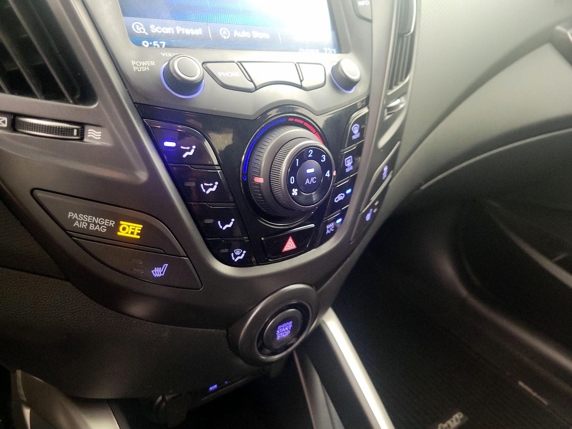Thumbnail: 2013 Hyundai Veloster - 15