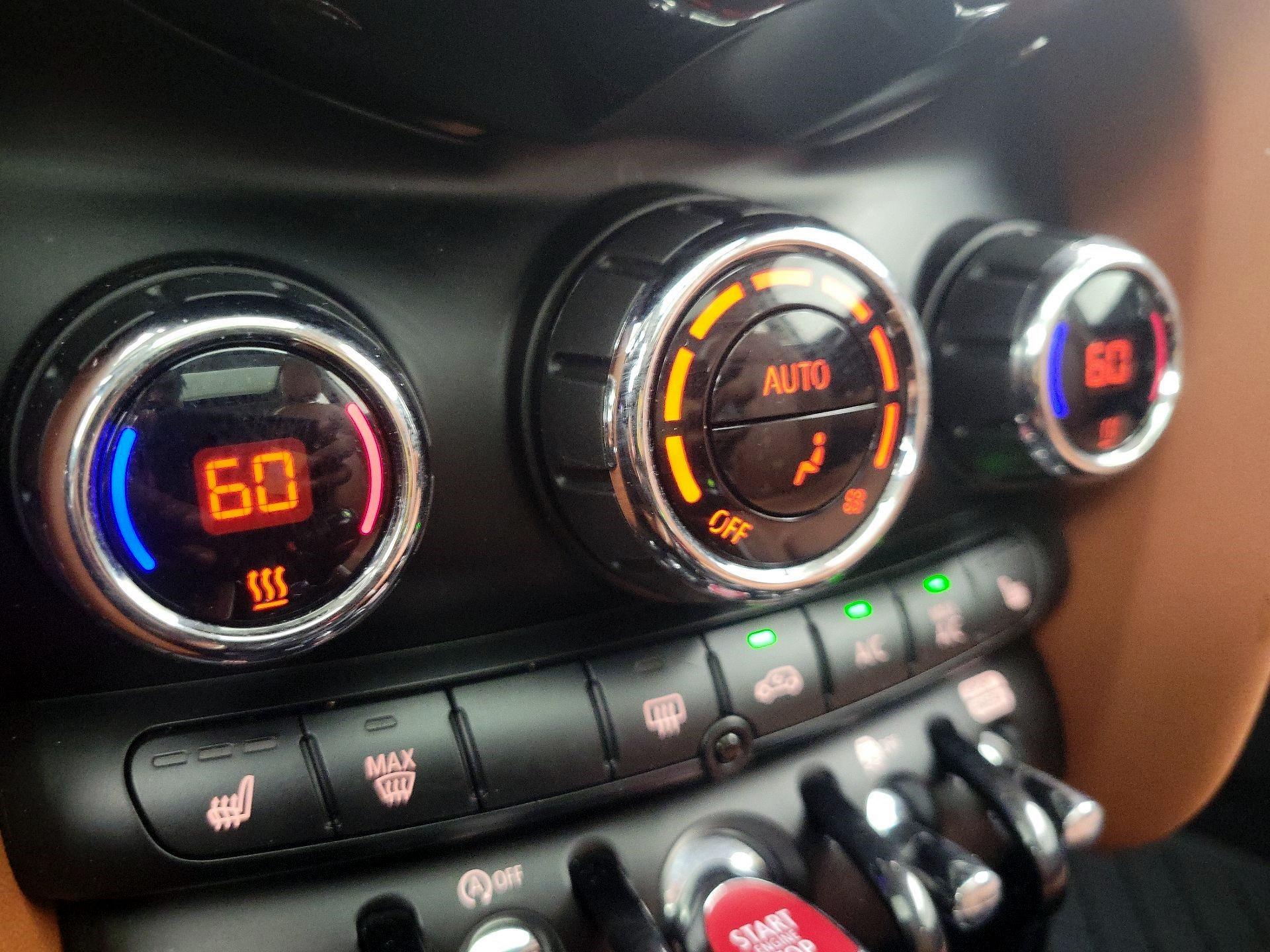 Thumbnail: 2019 MINI Cooper Hardtop - 17