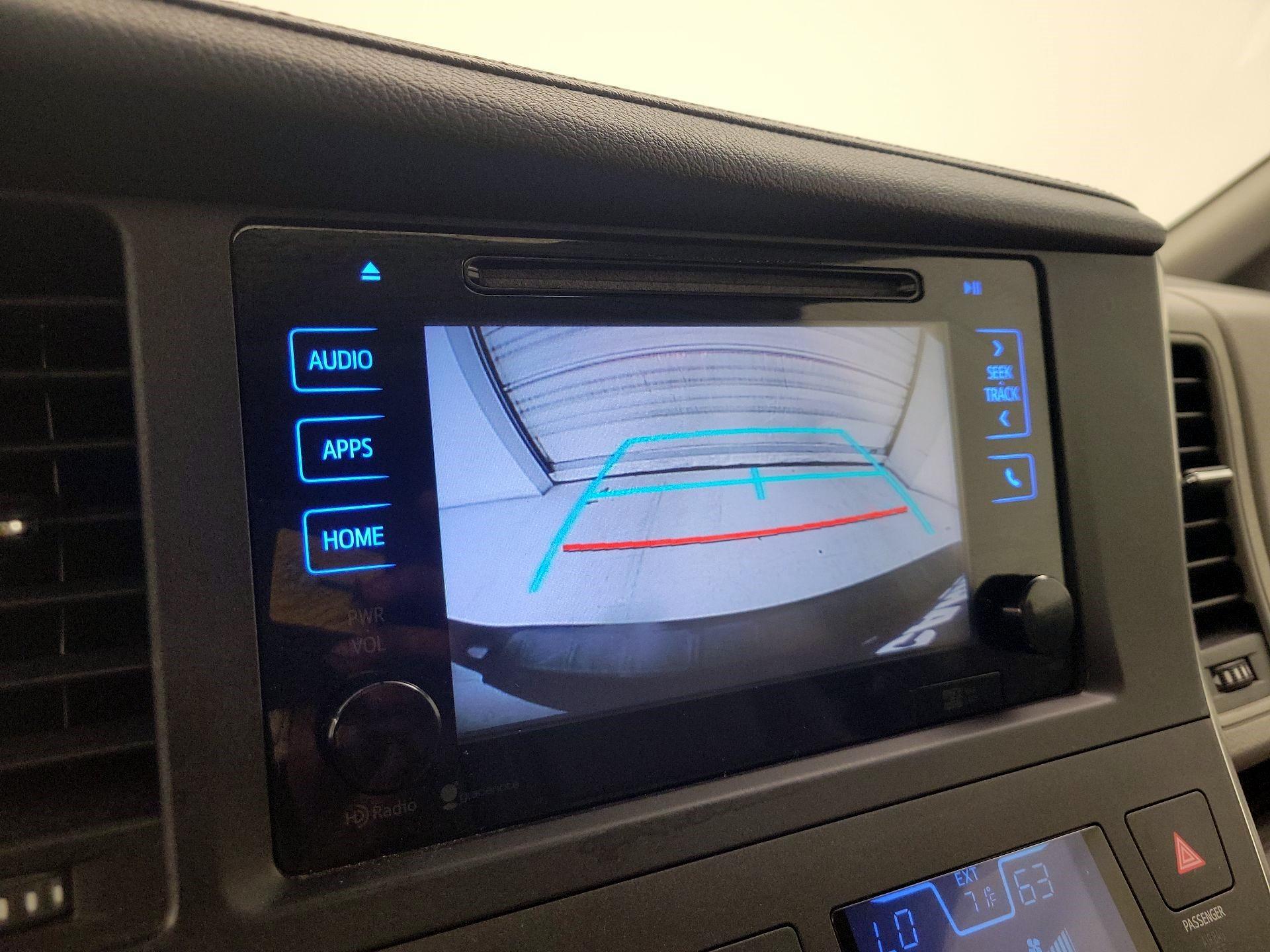 Thumbnail: 2015 Toyota Sienna - 15