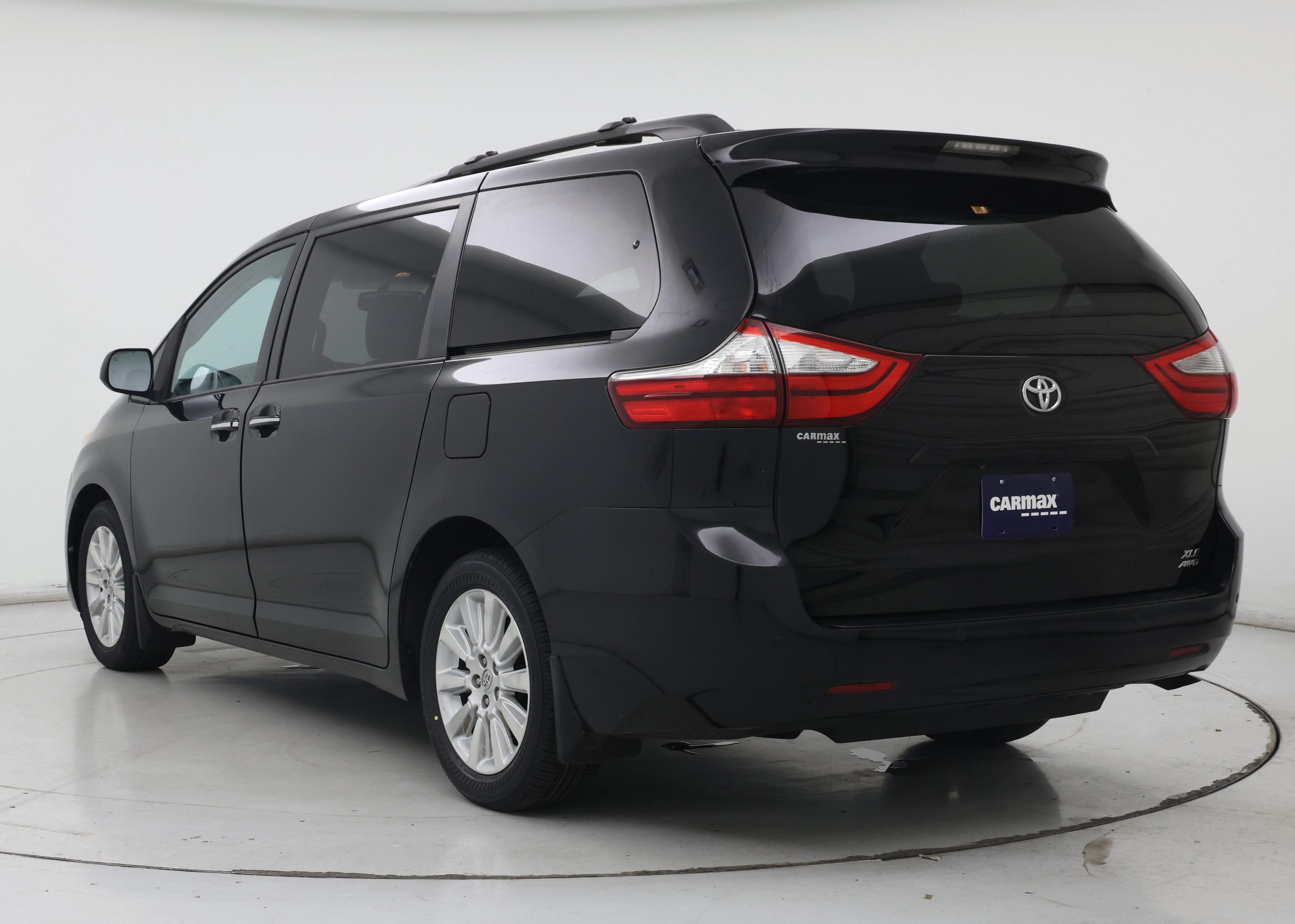 Thumbnail: 2015 Toyota Sienna - 2