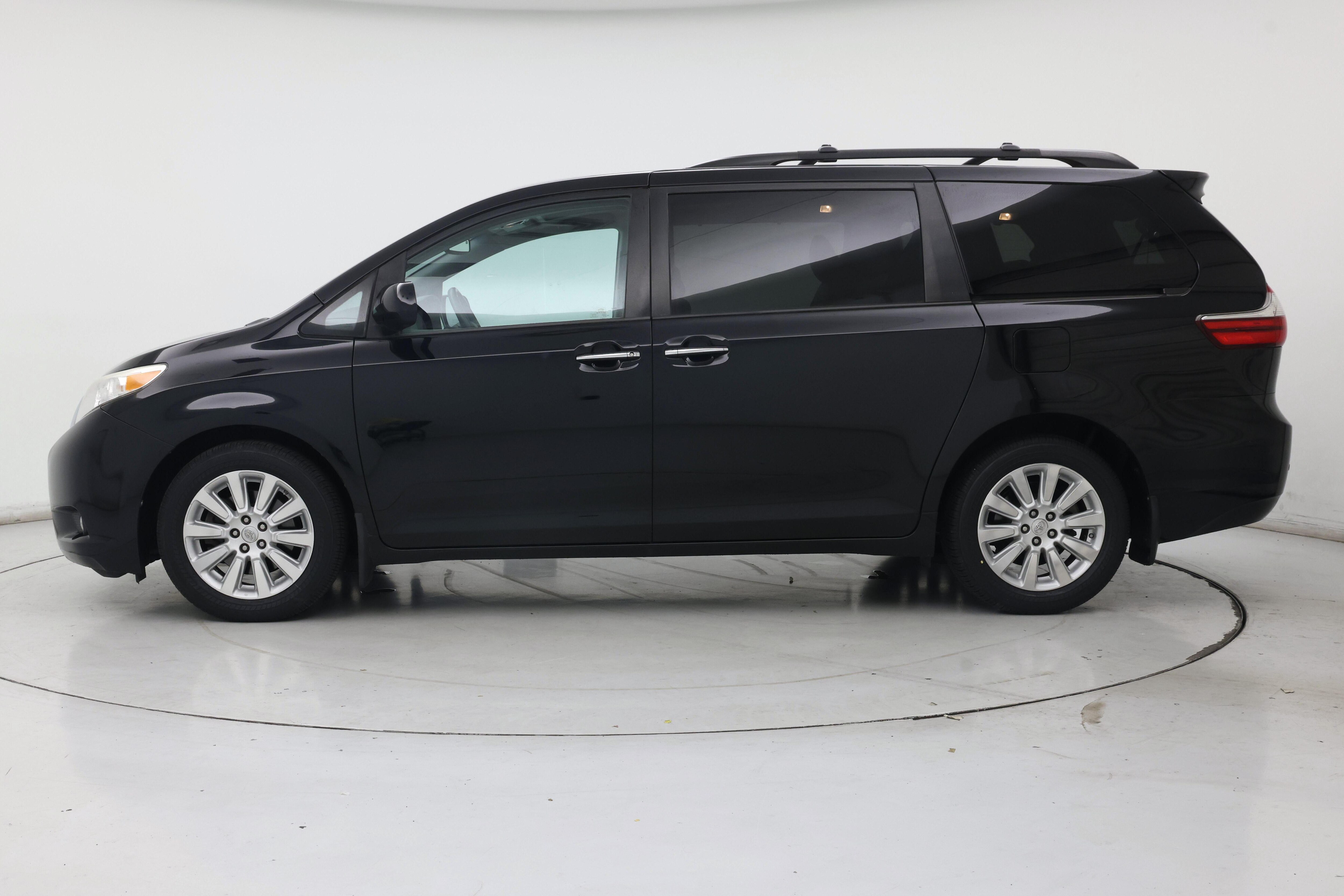 Thumbnail: 2015 Toyota Sienna - 3