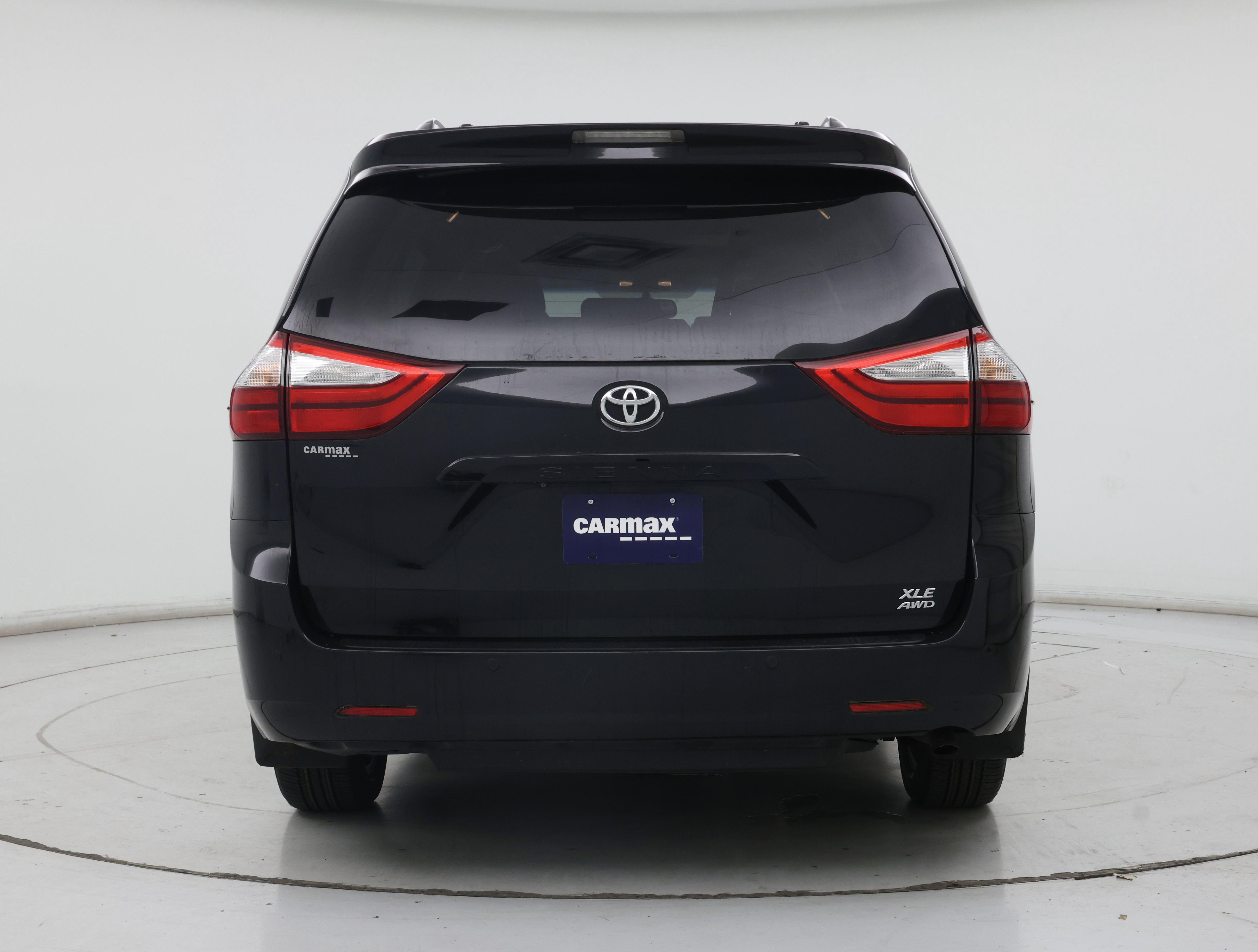 Thumbnail: 2015 Toyota Sienna - 6