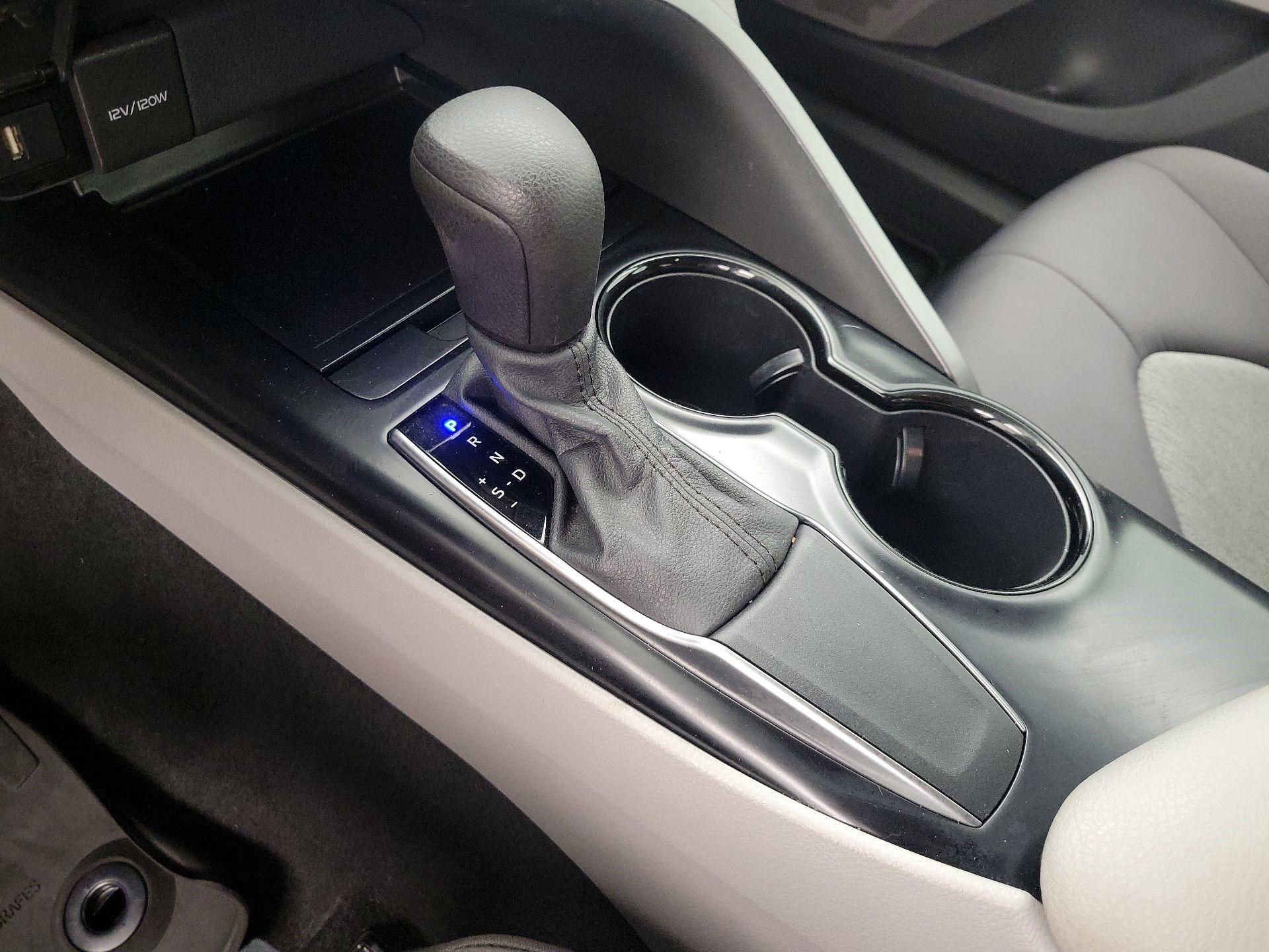 Thumbnail: 2020 Toyota Camry - 17