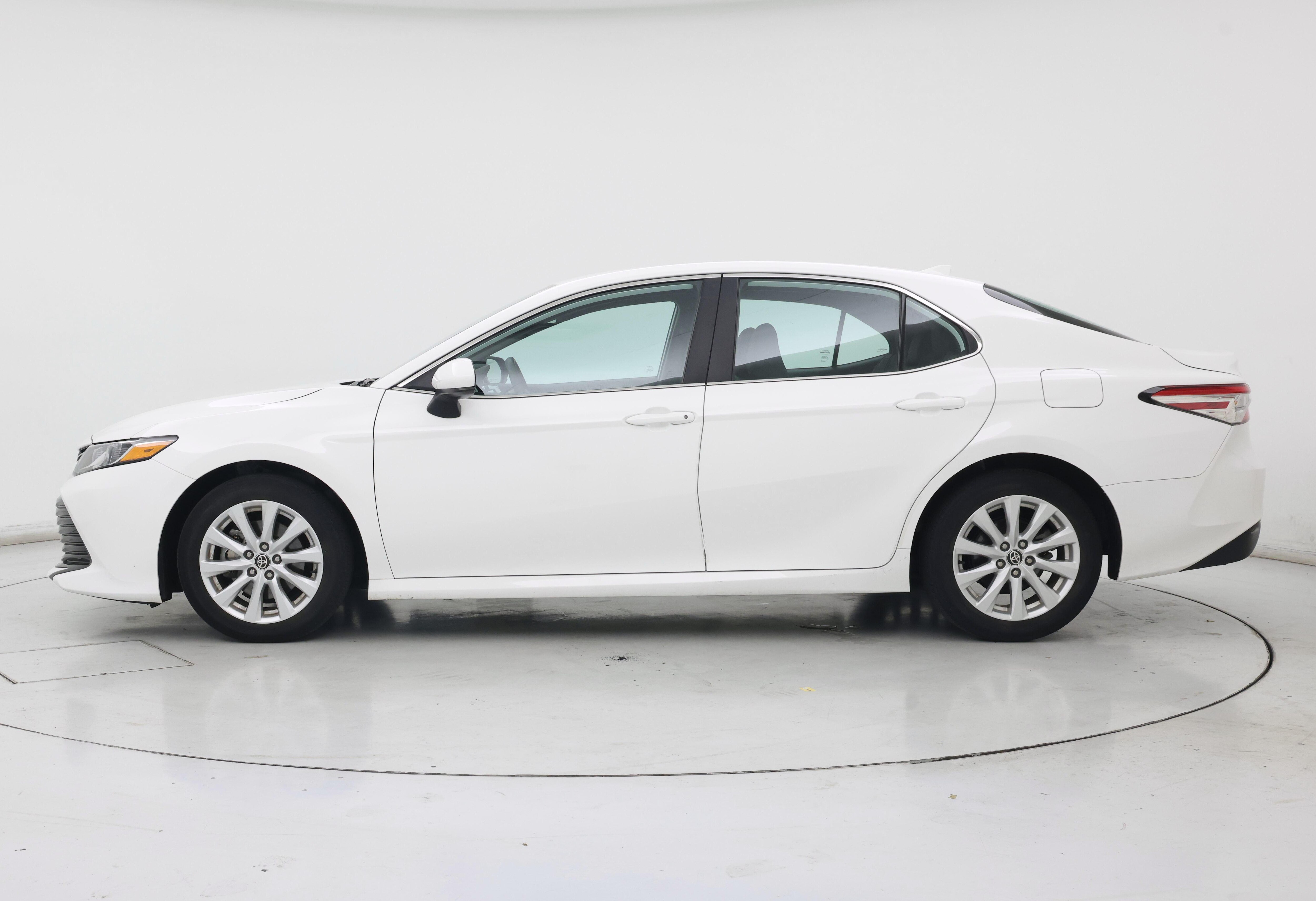 Thumbnail: 2020 Toyota Camry - 3