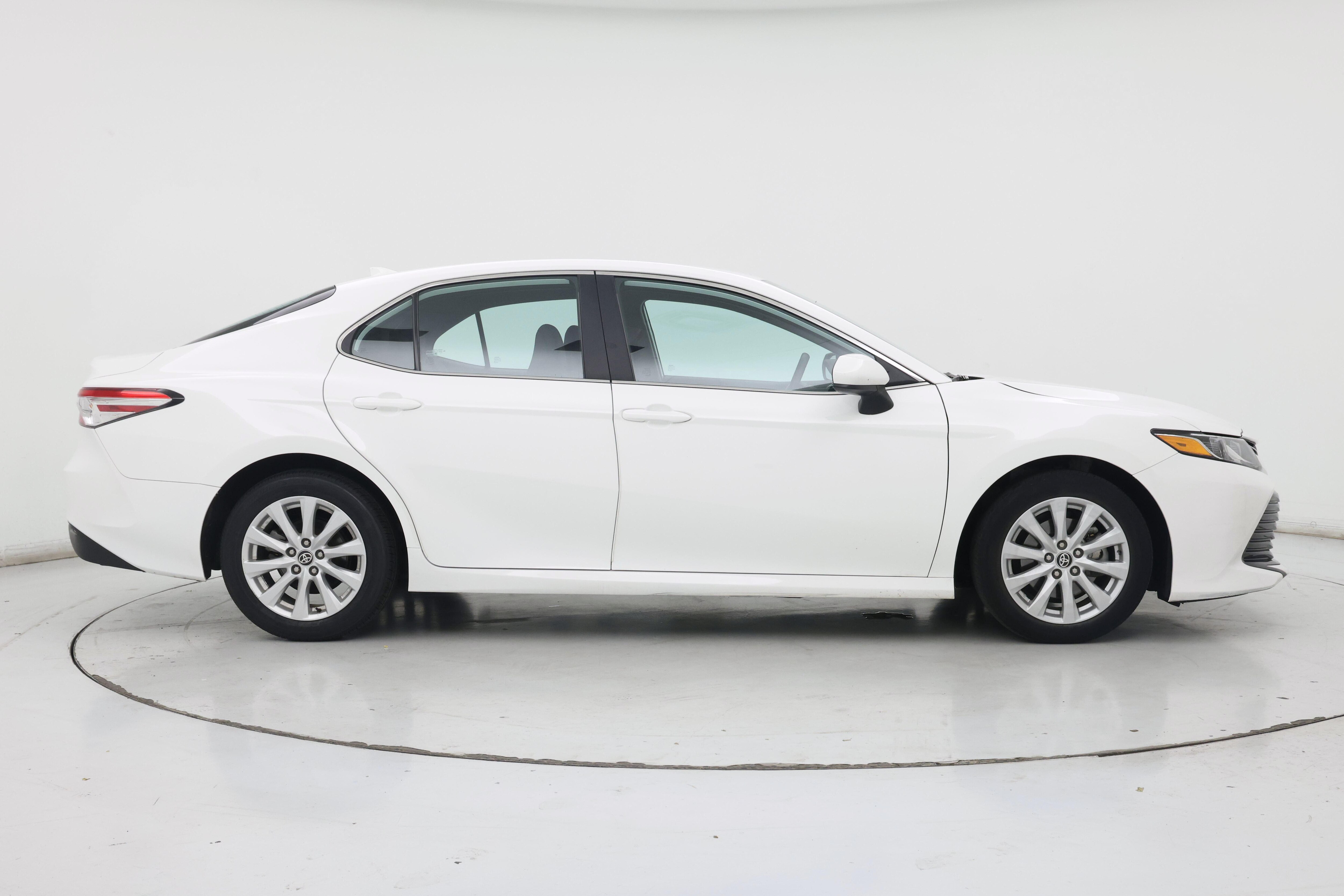 Thumbnail: 2020 Toyota Camry - 7