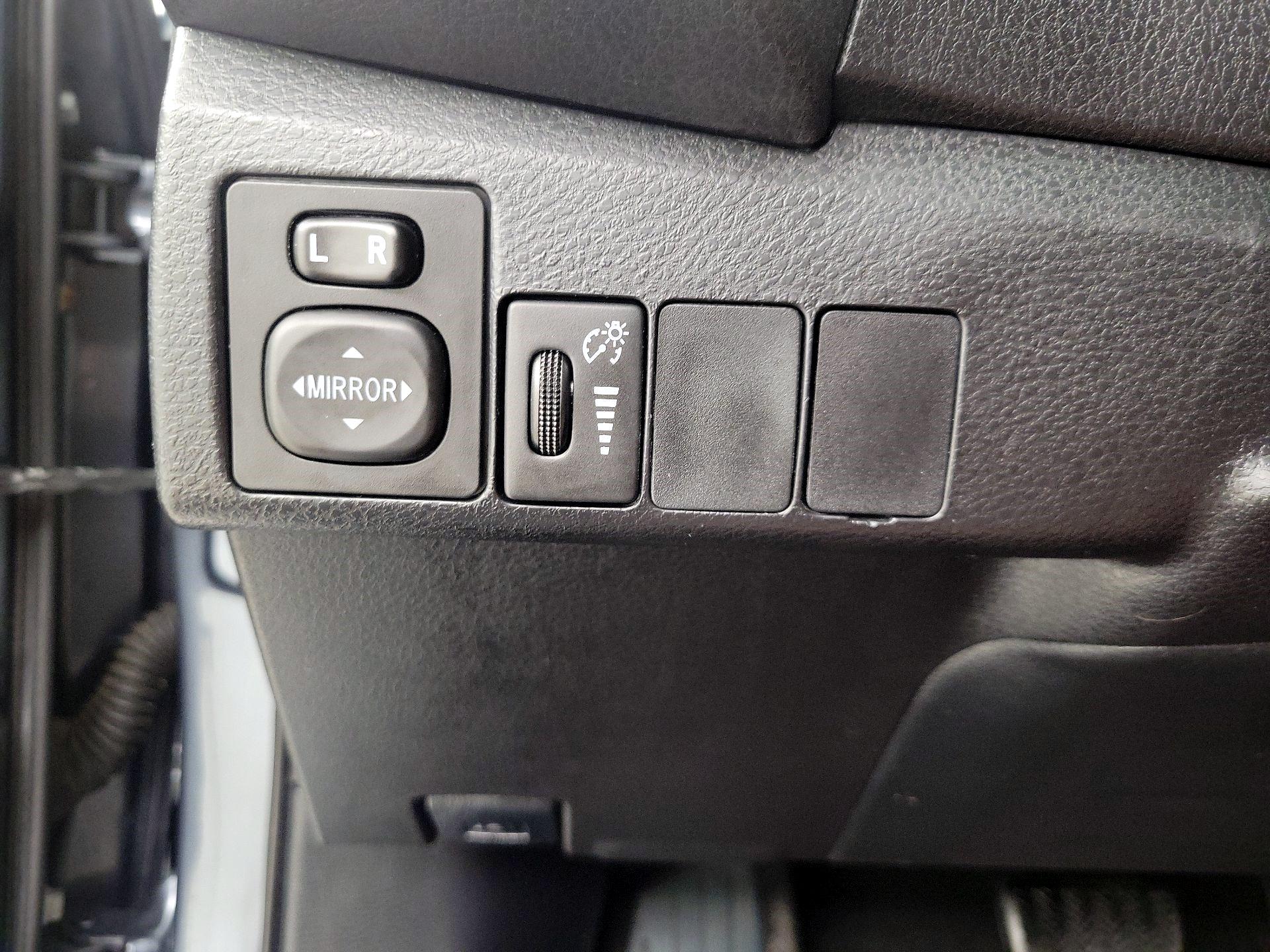 Thumbnail: 2015 Toyota Corolla - 13
