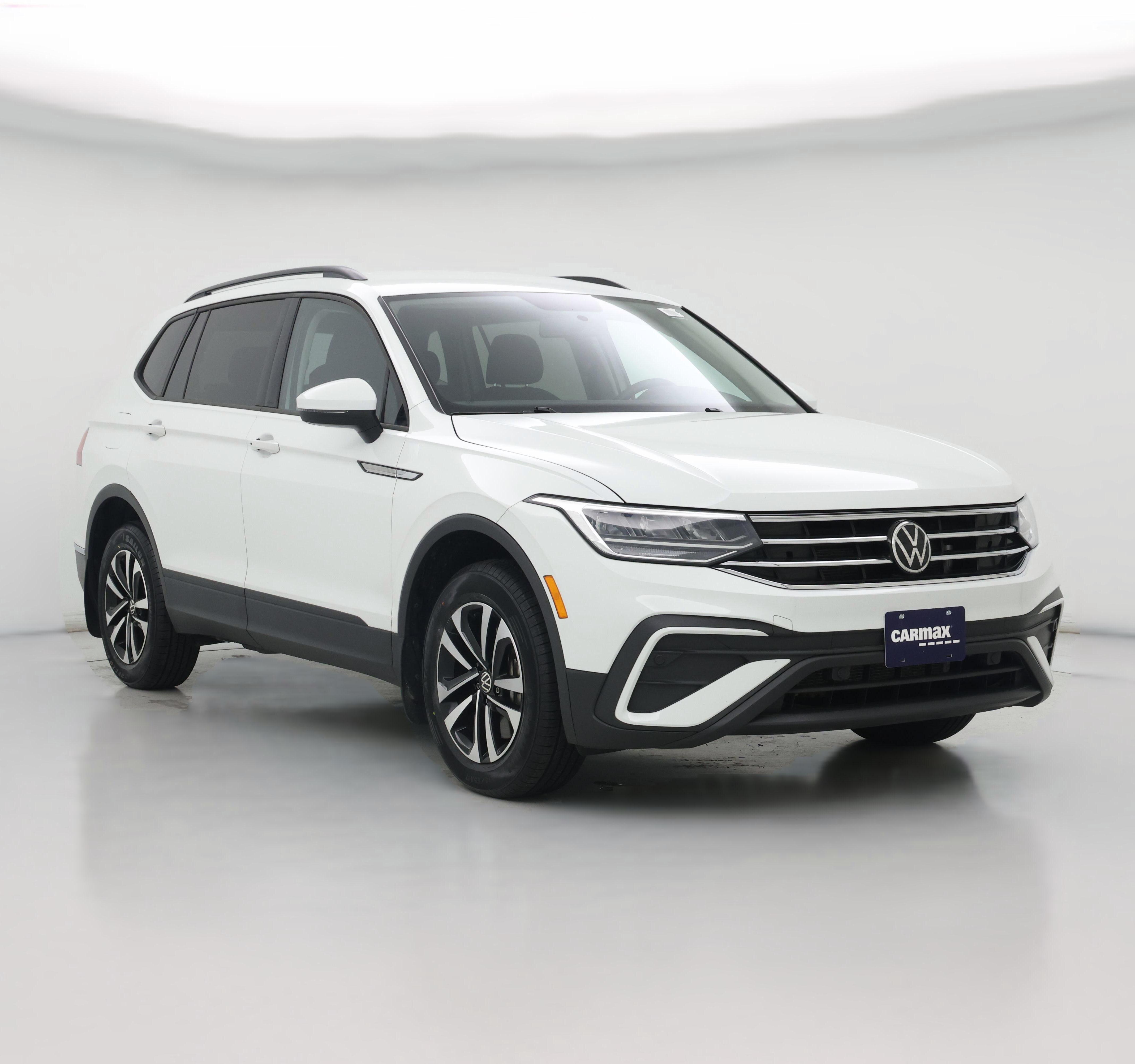 Thumbnail: 2022 Volkswagen Tiguan - 1