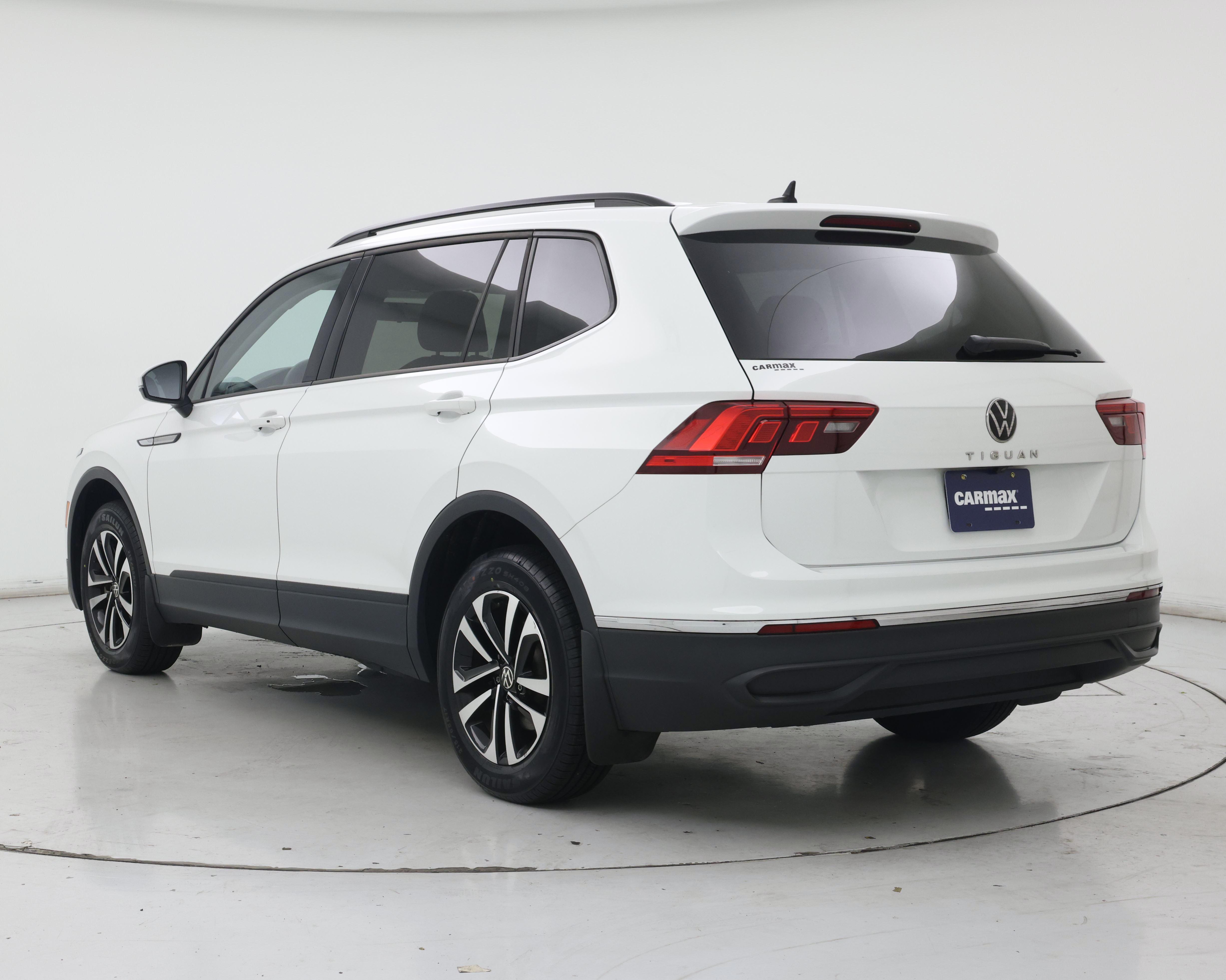 Thumbnail: 2022 Volkswagen Tiguan - 2