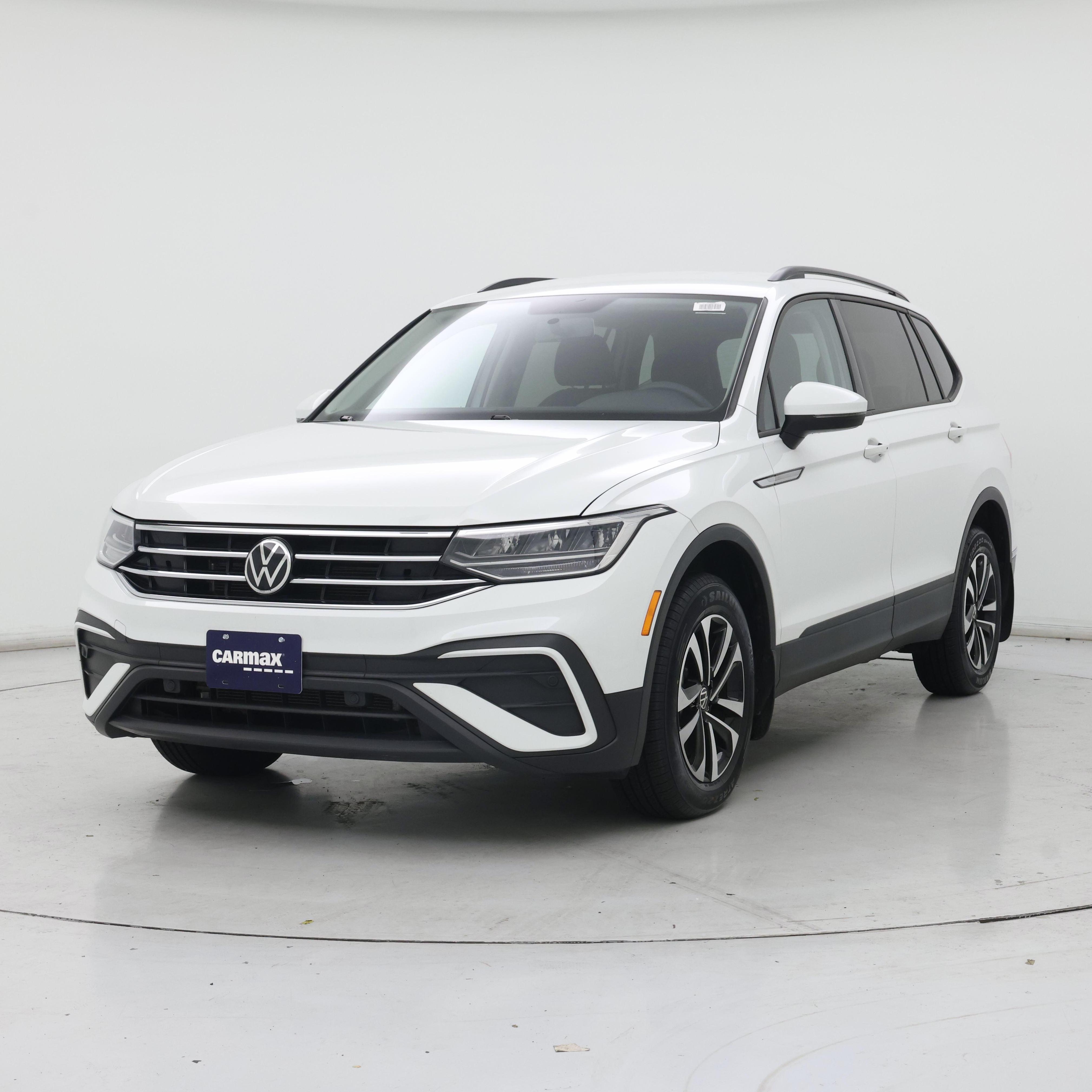 Thumbnail: 2022 Volkswagen Tiguan - 4