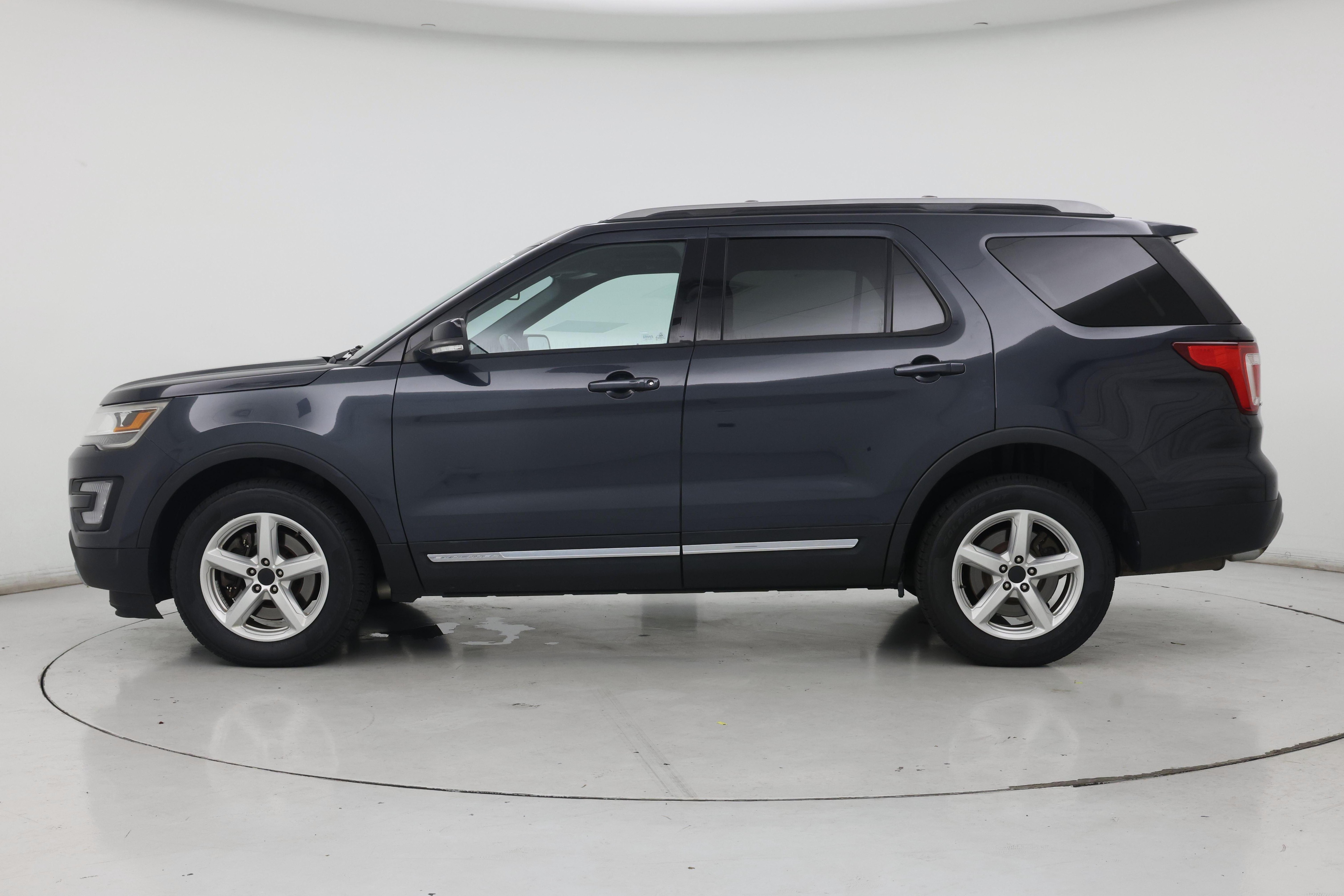 Thumbnail: 2017 Ford Explorer - 3