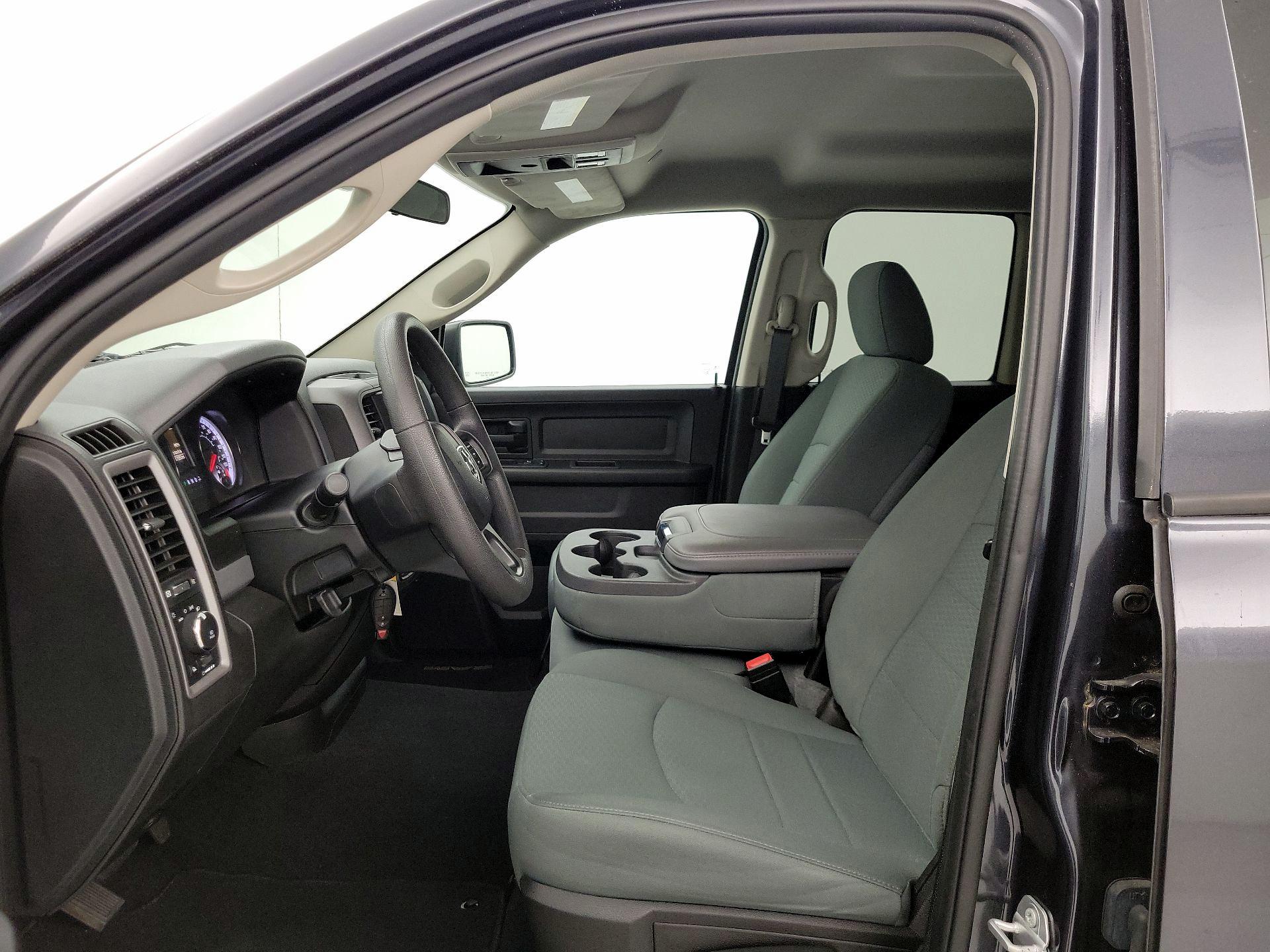 Thumbnail: 2020 RAM 1500 Classic - 11