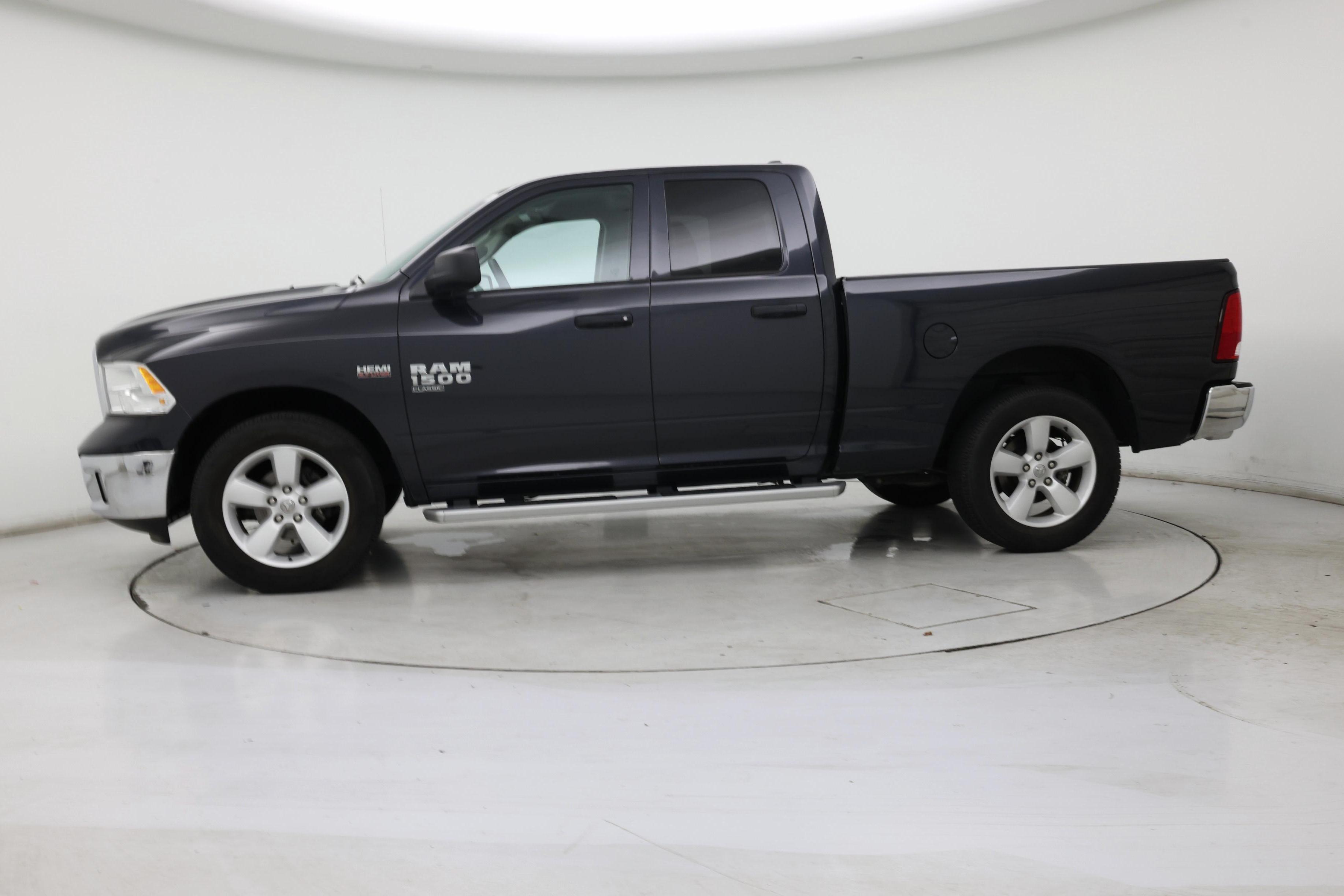 Thumbnail: 2020 RAM 1500 Classic - 3