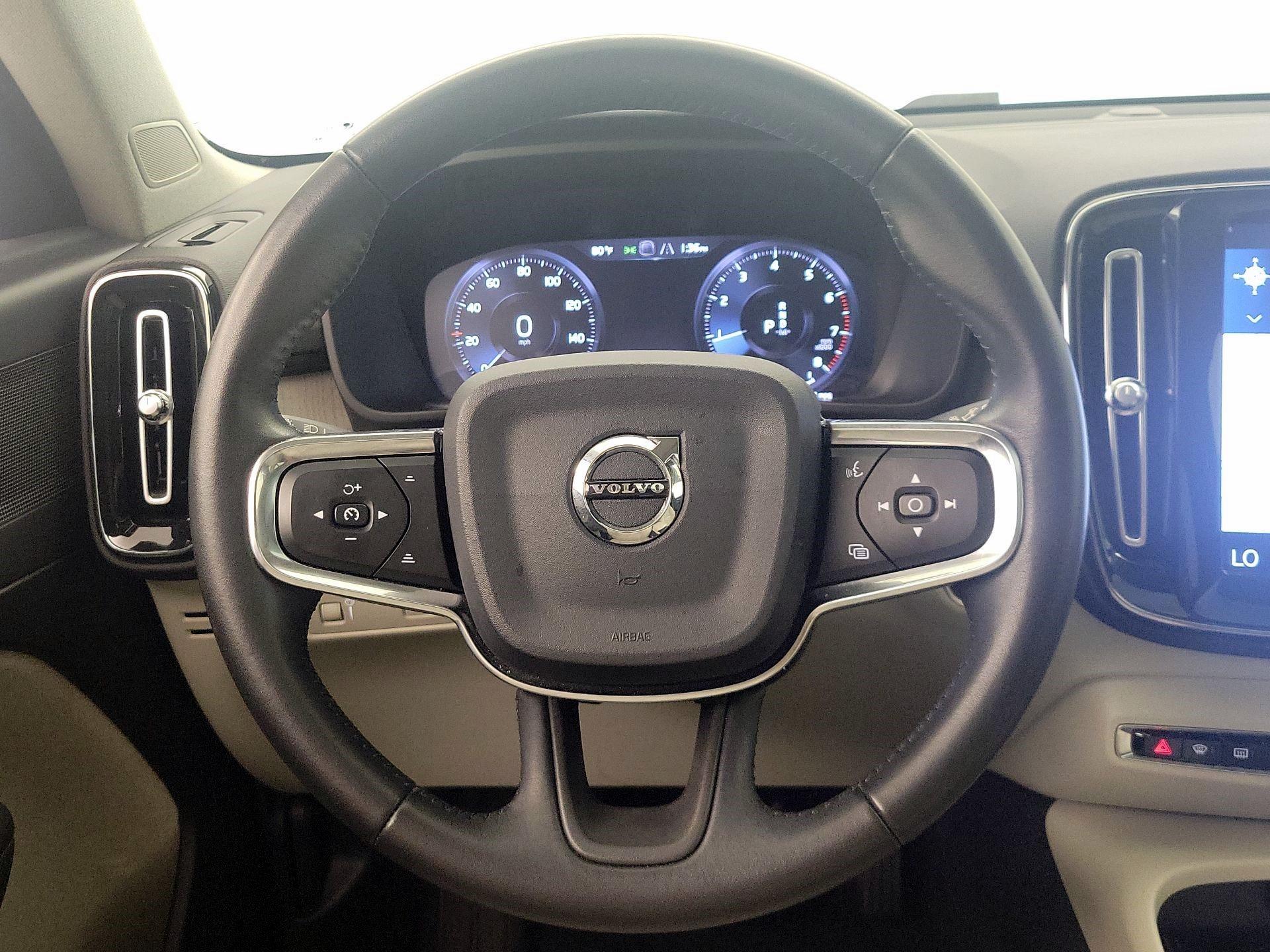 Thumbnail: 2020 Volvo XC40 - 10