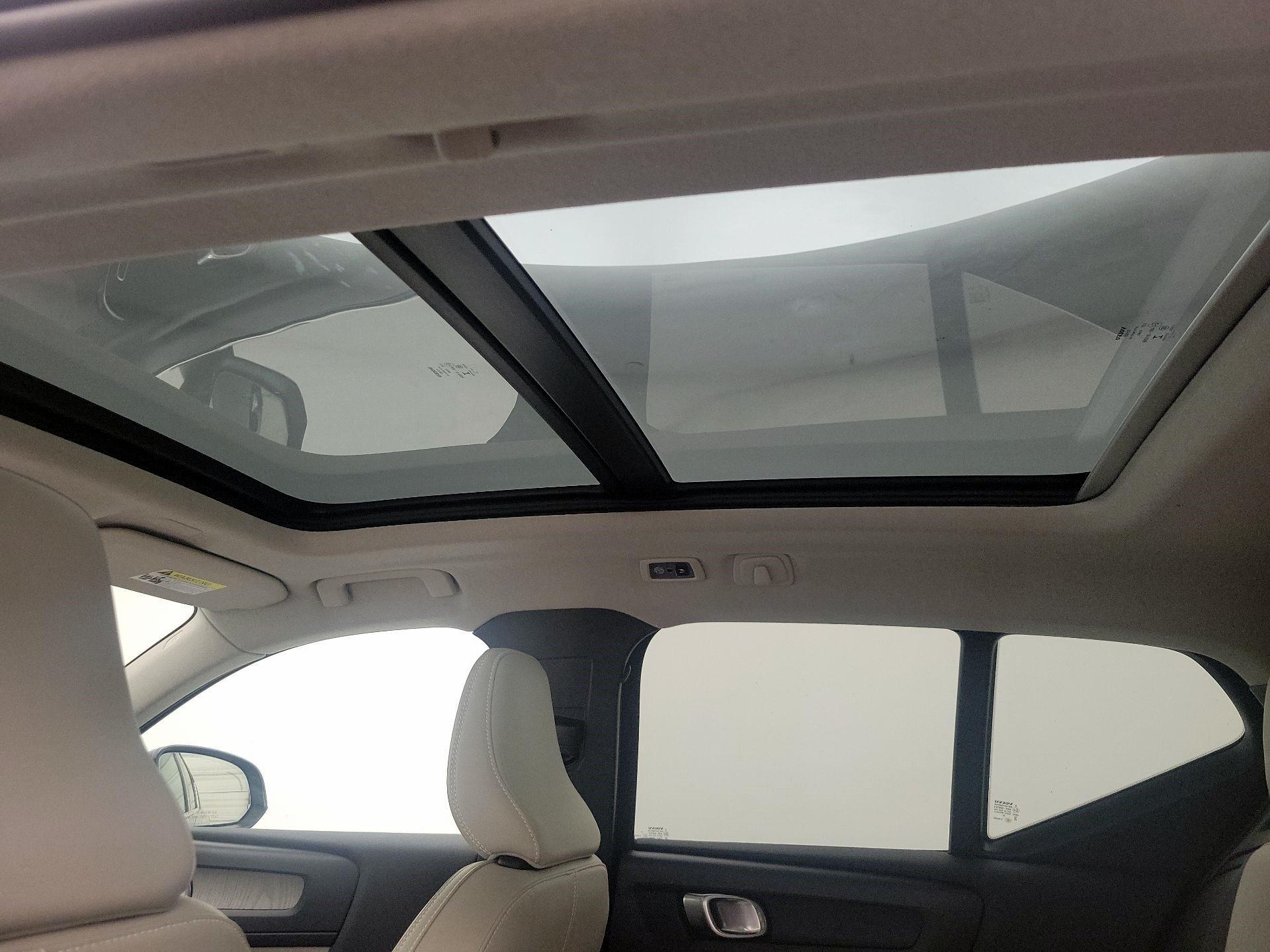 Thumbnail: 2020 Volvo XC40 - 20
