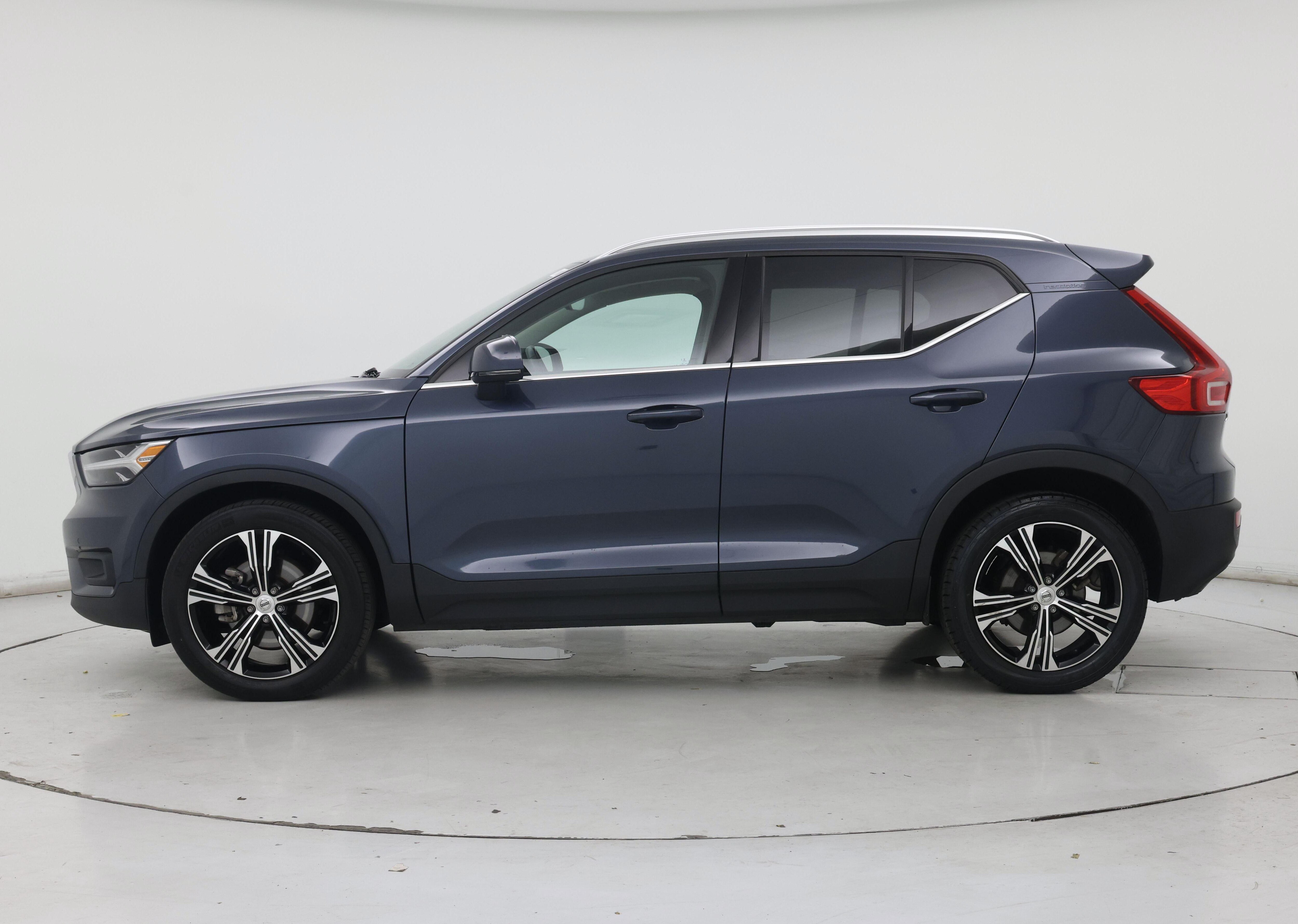 Thumbnail: 2020 Volvo XC40 - 3