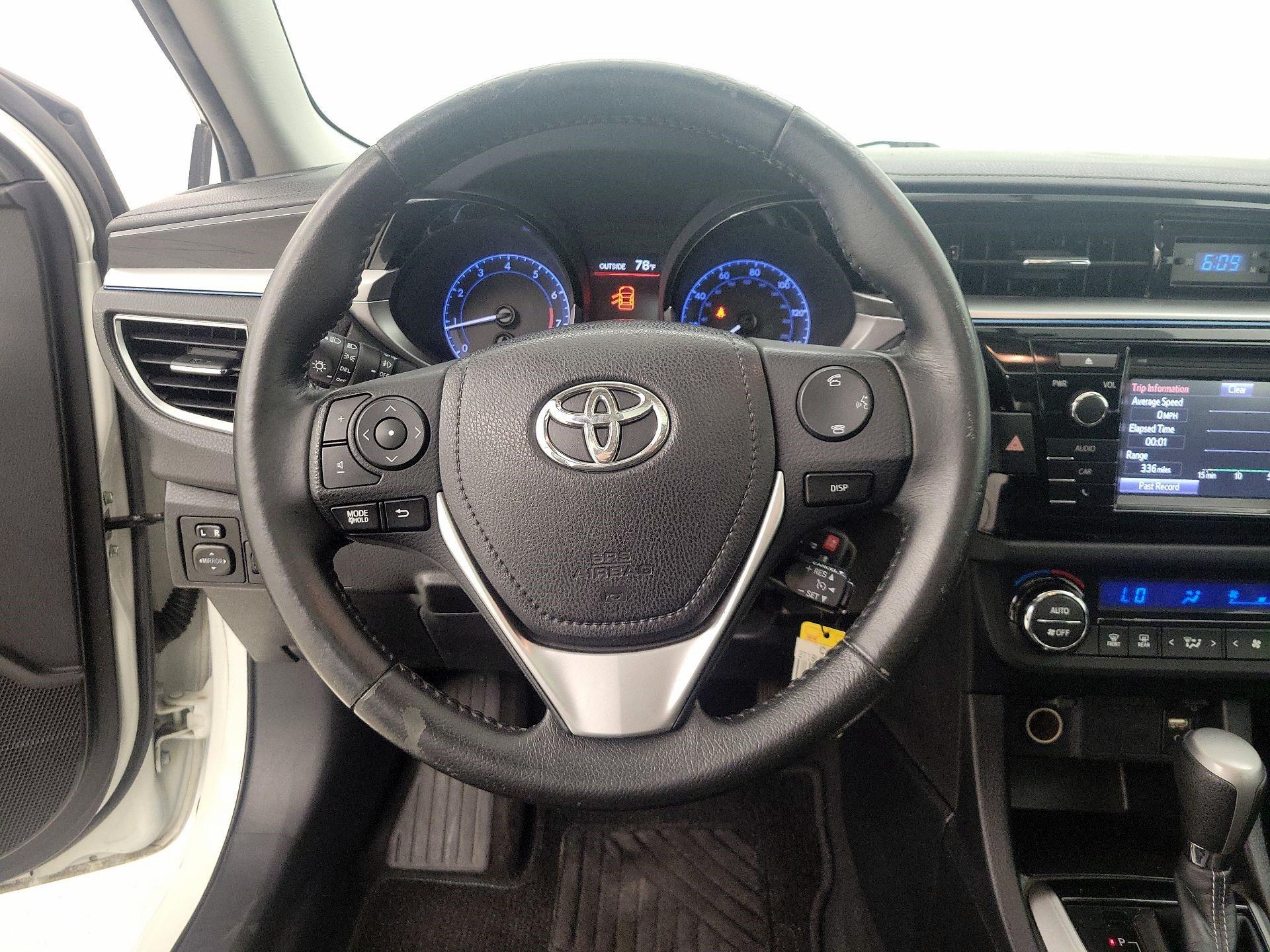 Thumbnail: 2015 Toyota Corolla - 10