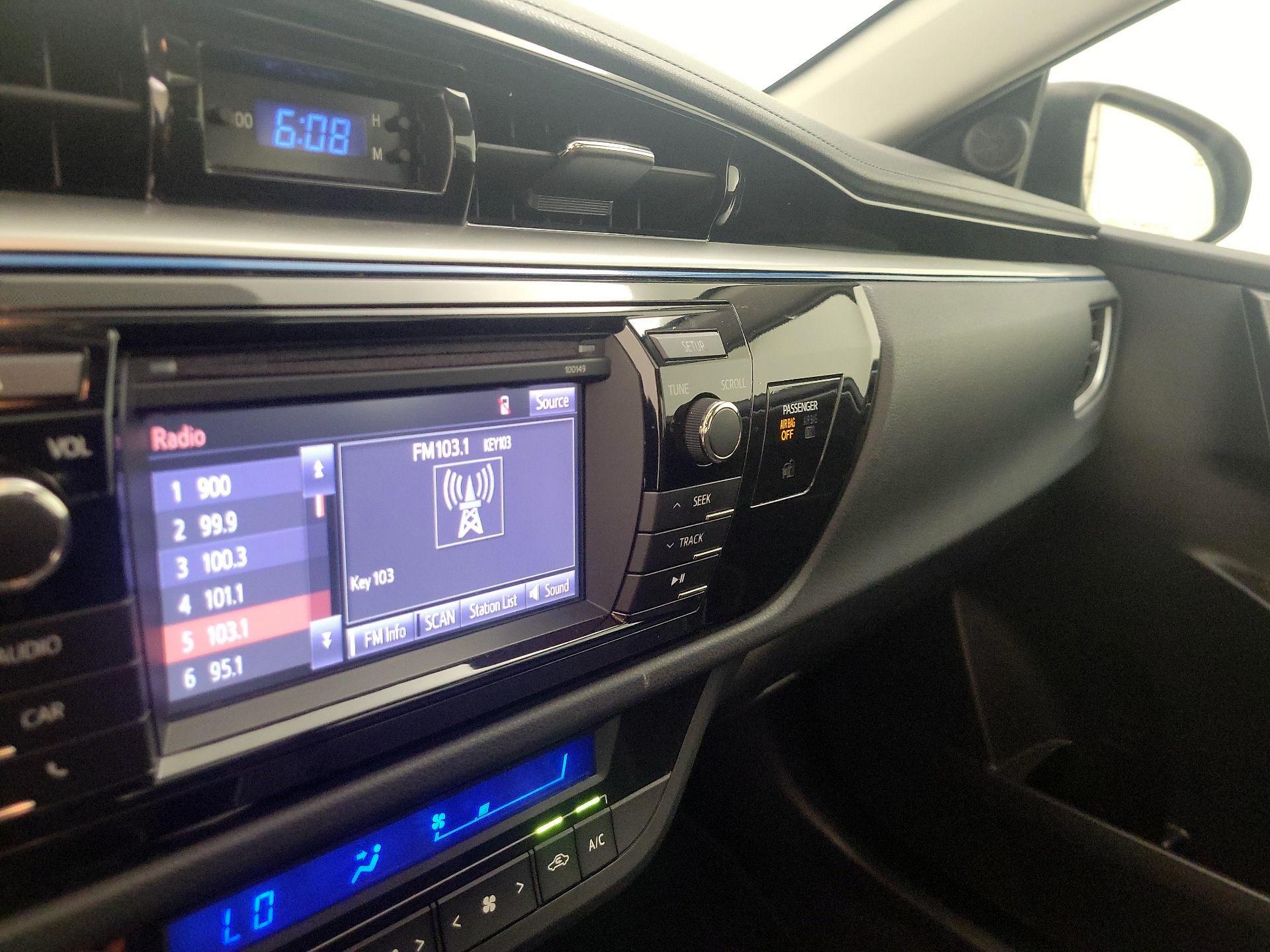 Thumbnail: 2015 Toyota Corolla - 15