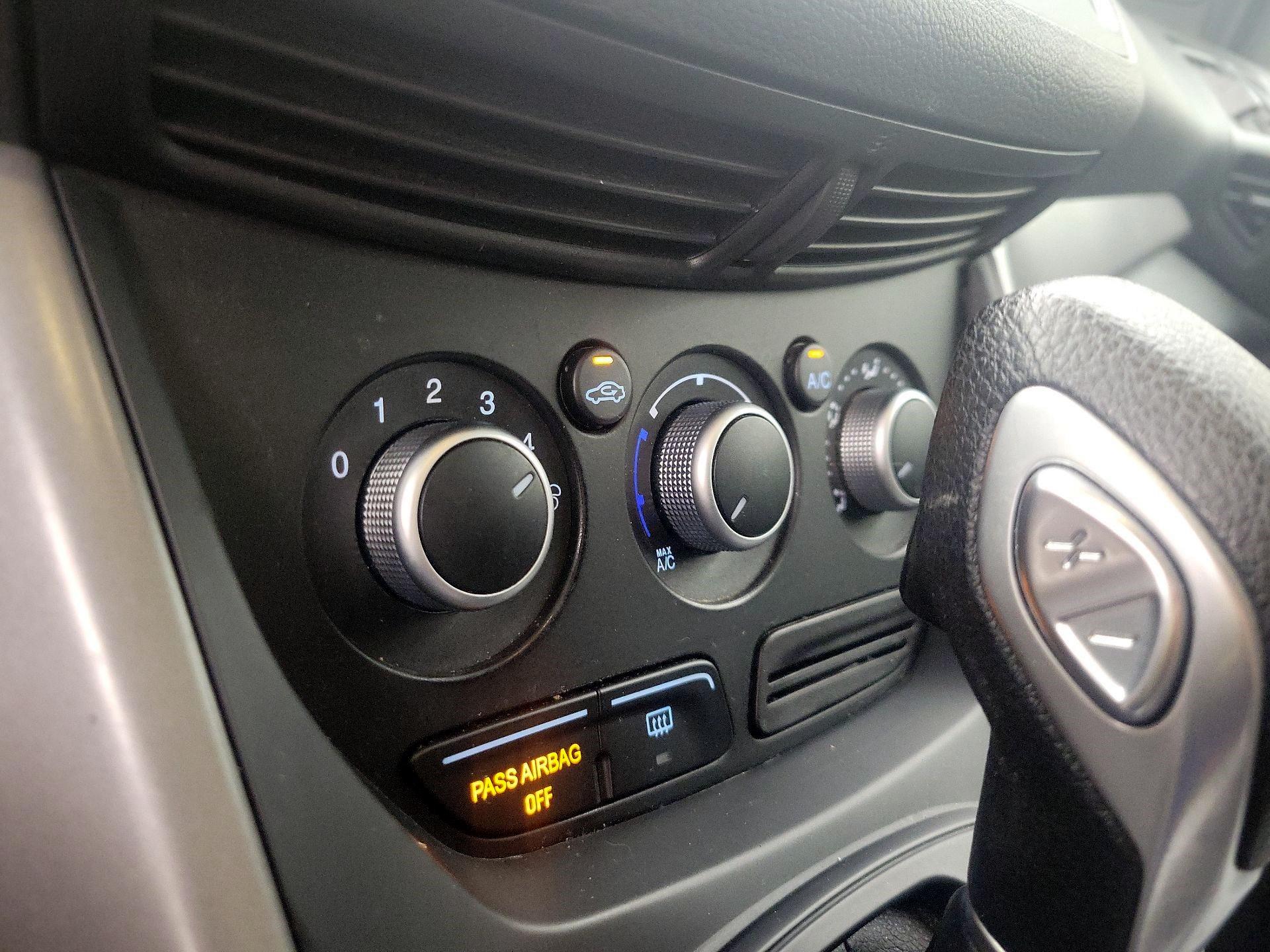Thumbnail: 2015 Ford Escape - 16
