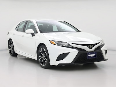 White 2019 Toyota Camry SE