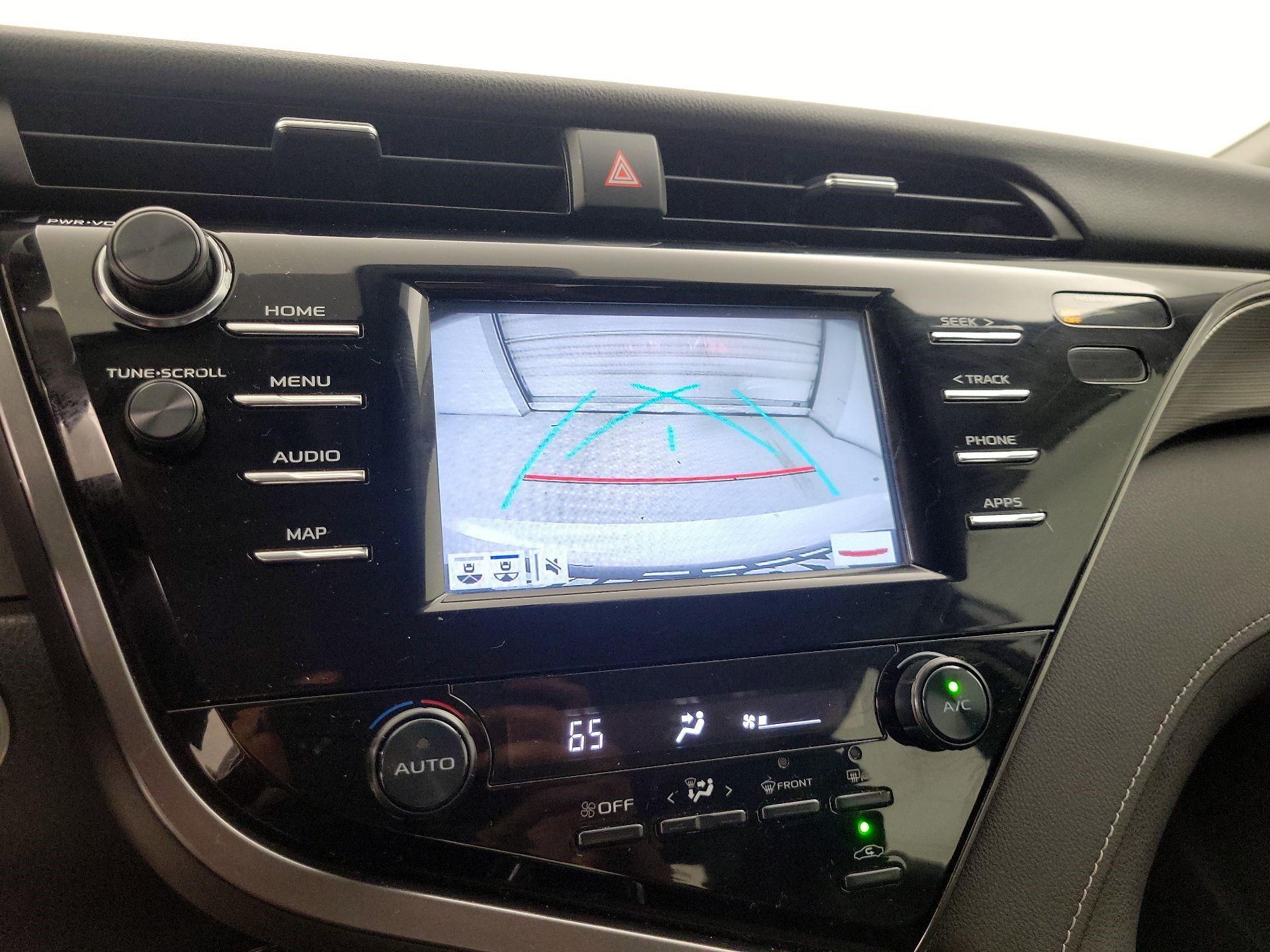 Thumbnail: 2019 Toyota Camry - 14