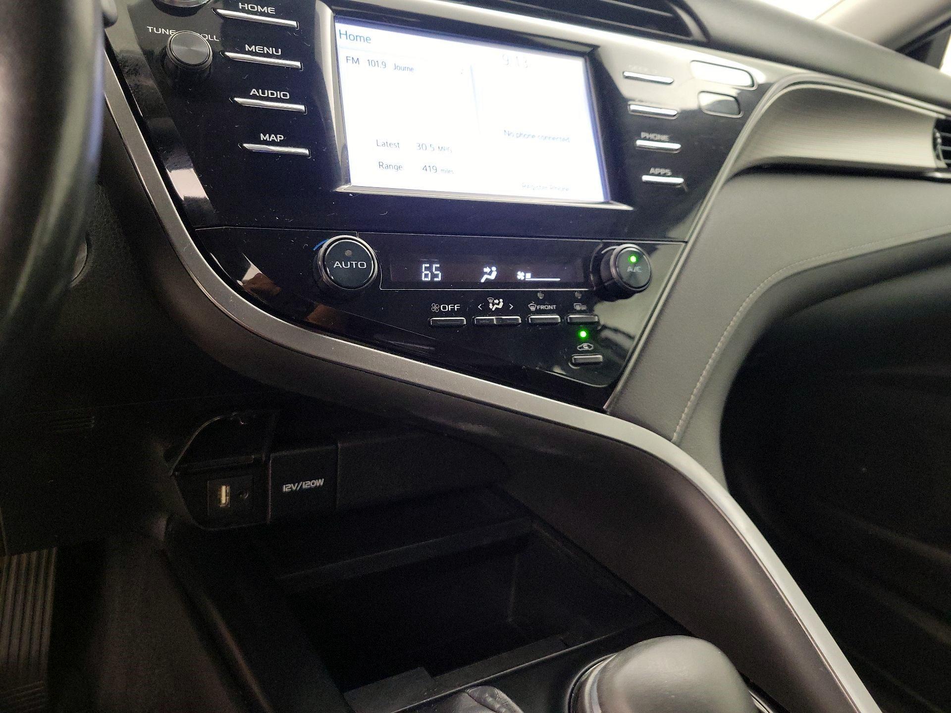 Thumbnail: 2019 Toyota Camry - 16