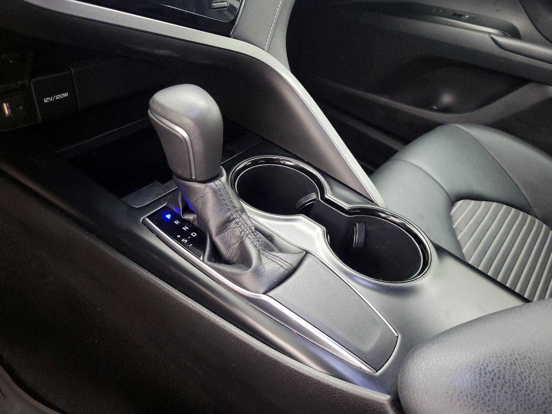 Thumbnail: 2019 Toyota Camry - 17