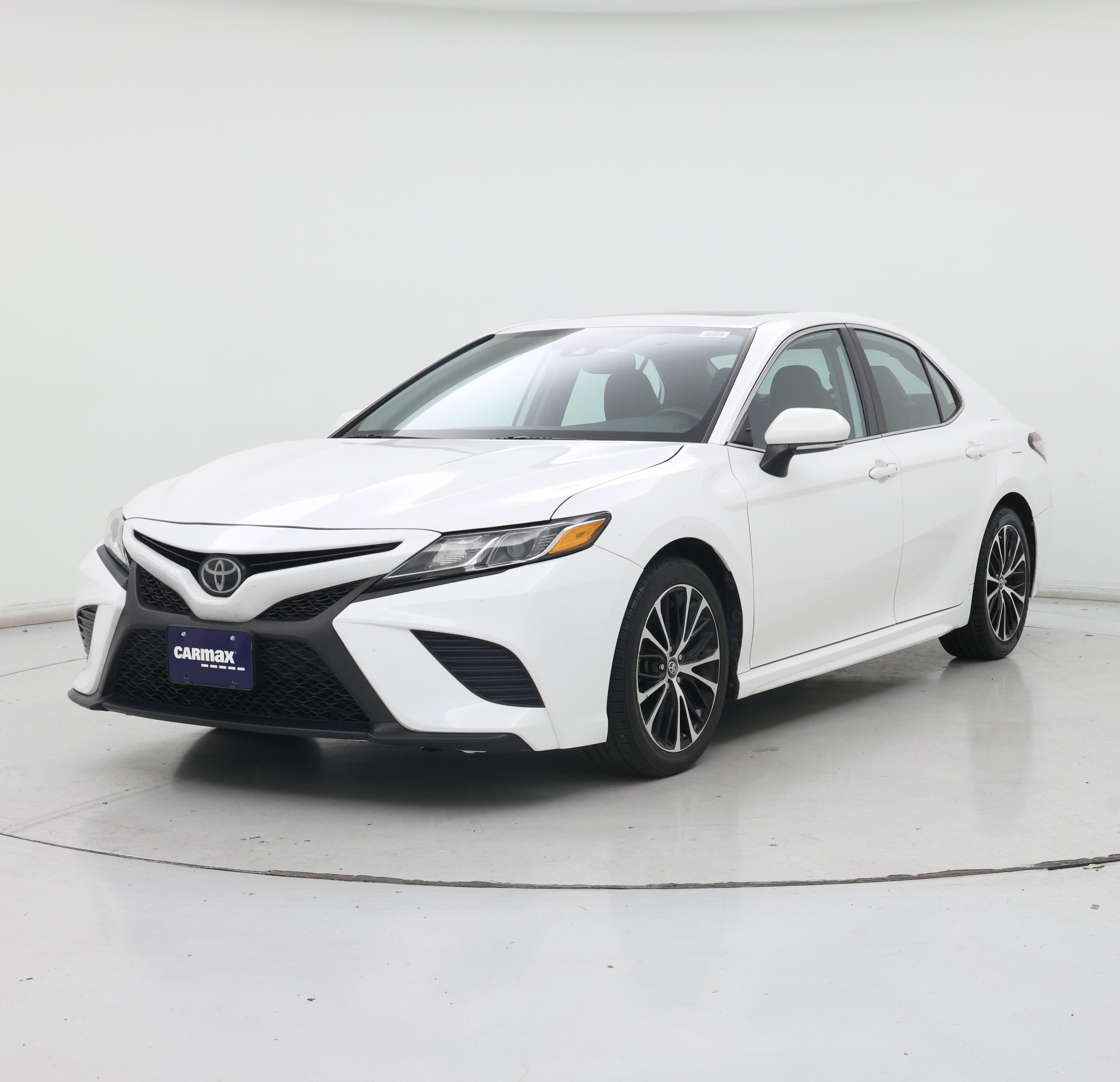Thumbnail: 2019 Toyota Camry - 4