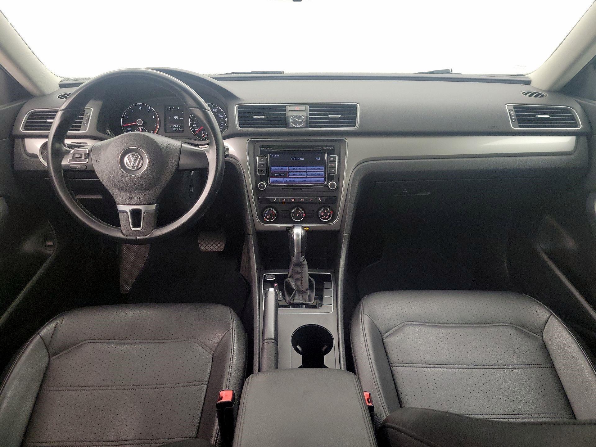 Thumbnail: 2015 Volkswagen Passat - 9