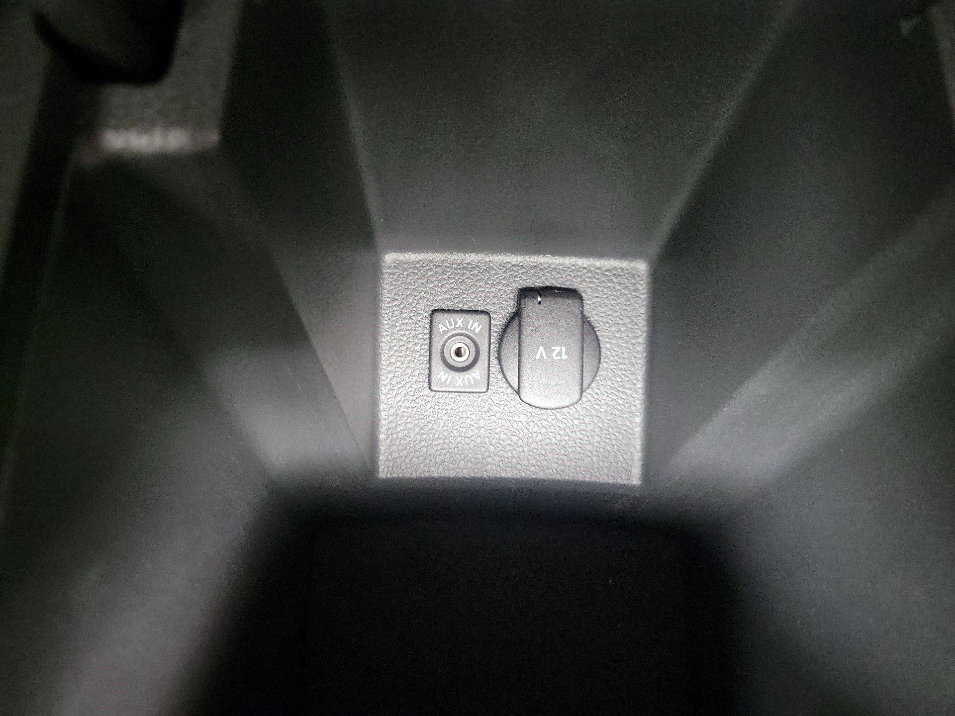 Thumbnail: 2015 Volkswagen Passat - 18