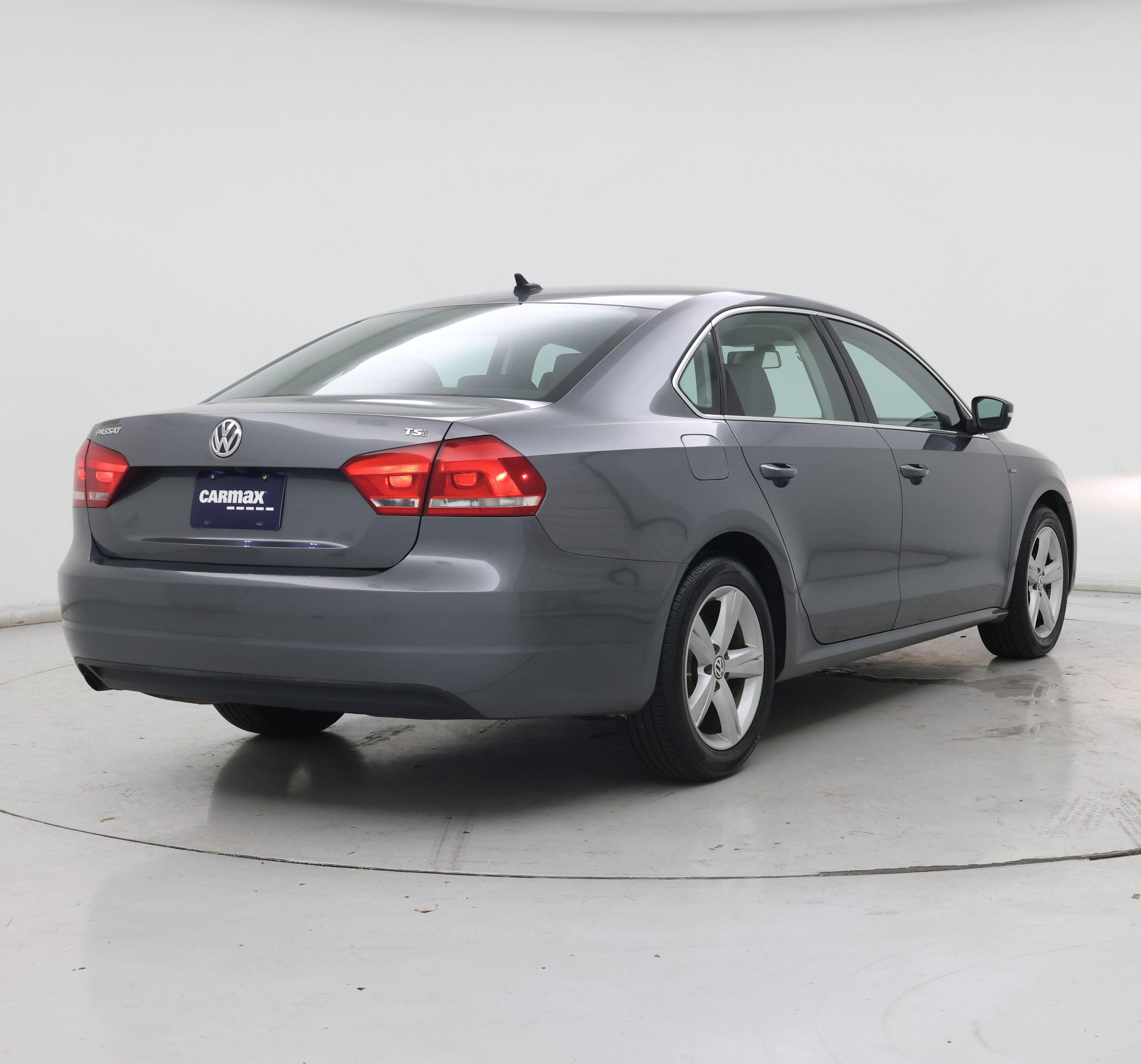 Thumbnail: 2015 Volkswagen Passat - 8