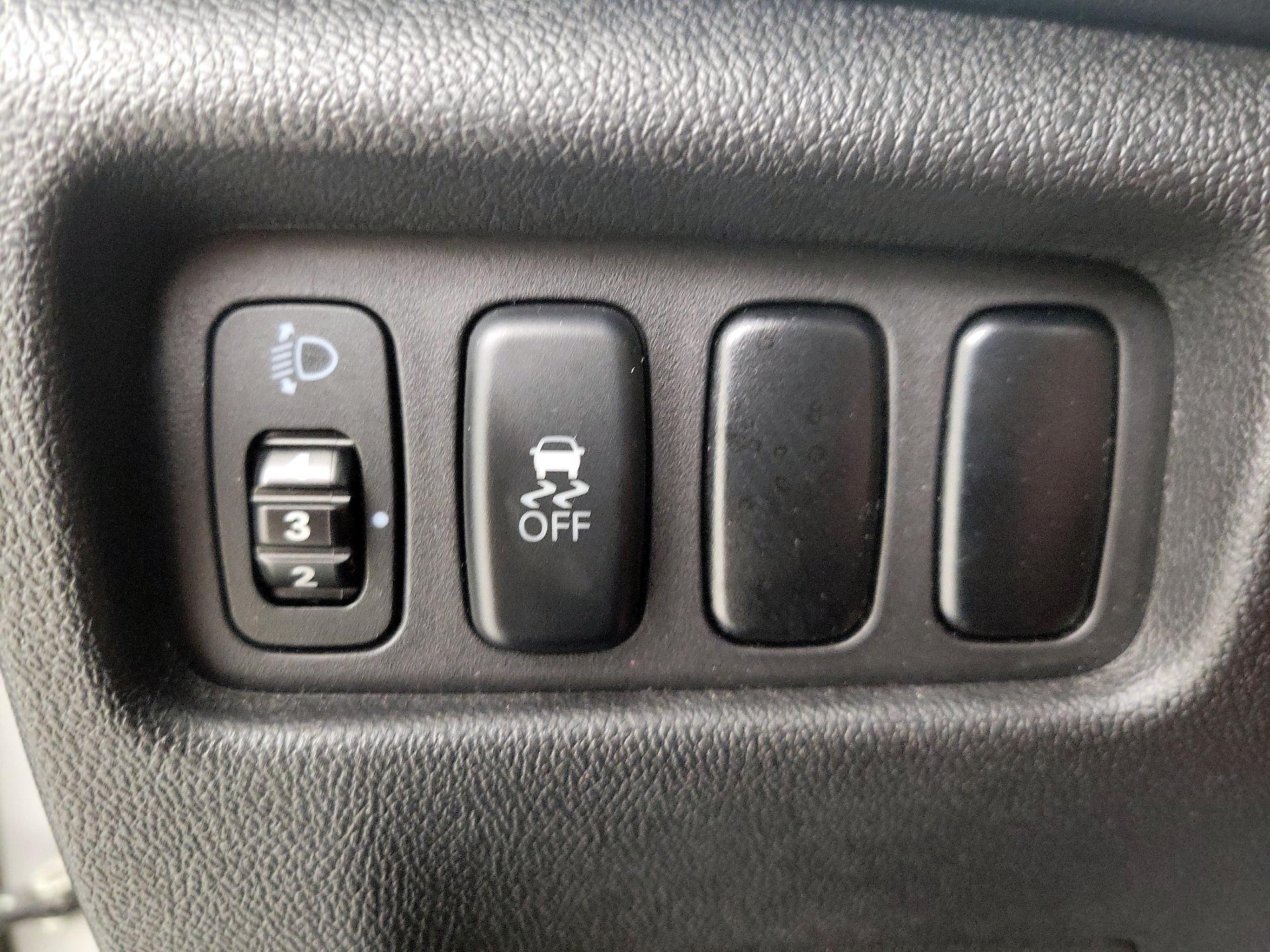 Thumbnail: 2015 Mitsubishi Outlander Sport - 13