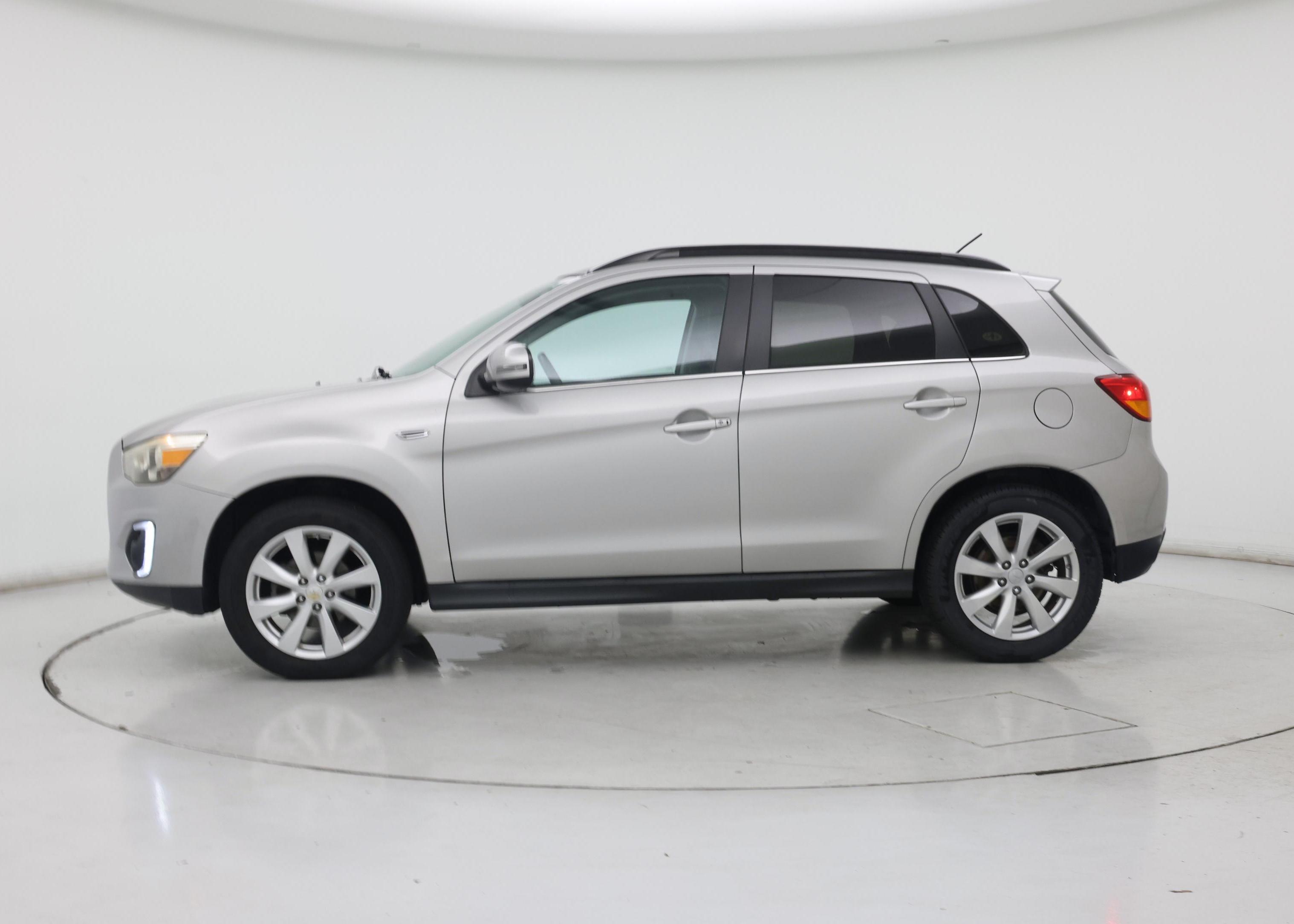 Thumbnail: 2015 Mitsubishi Outlander Sport - 3