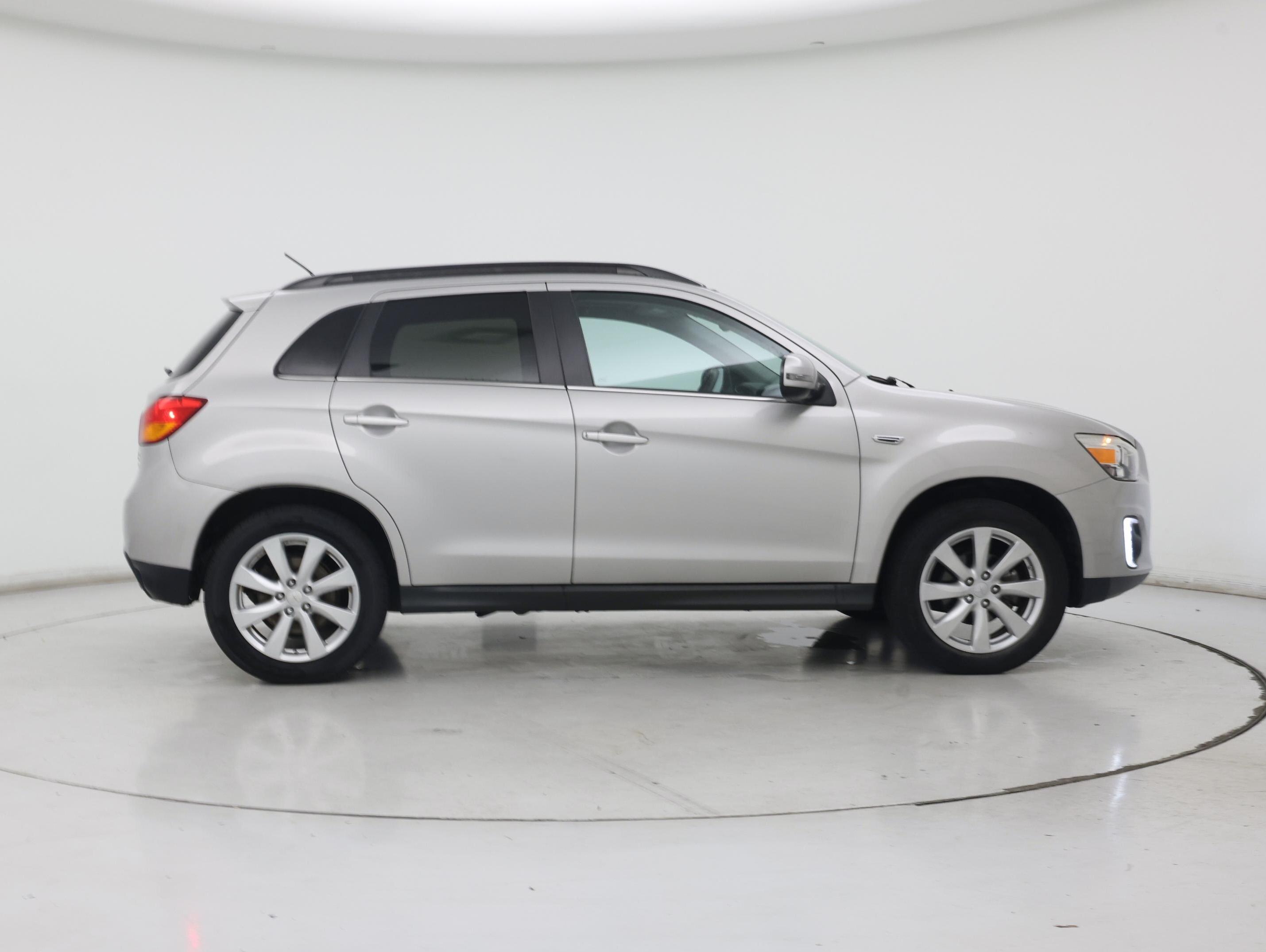 Thumbnail: 2015 Mitsubishi Outlander Sport - 7