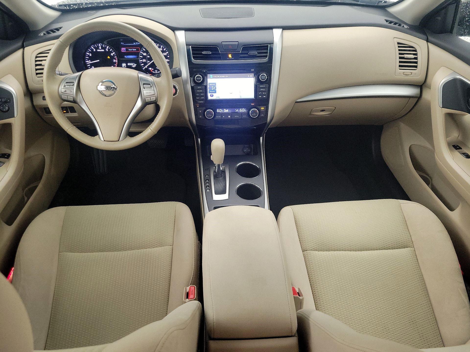 Thumbnail: 2015 Nissan Altima - 9