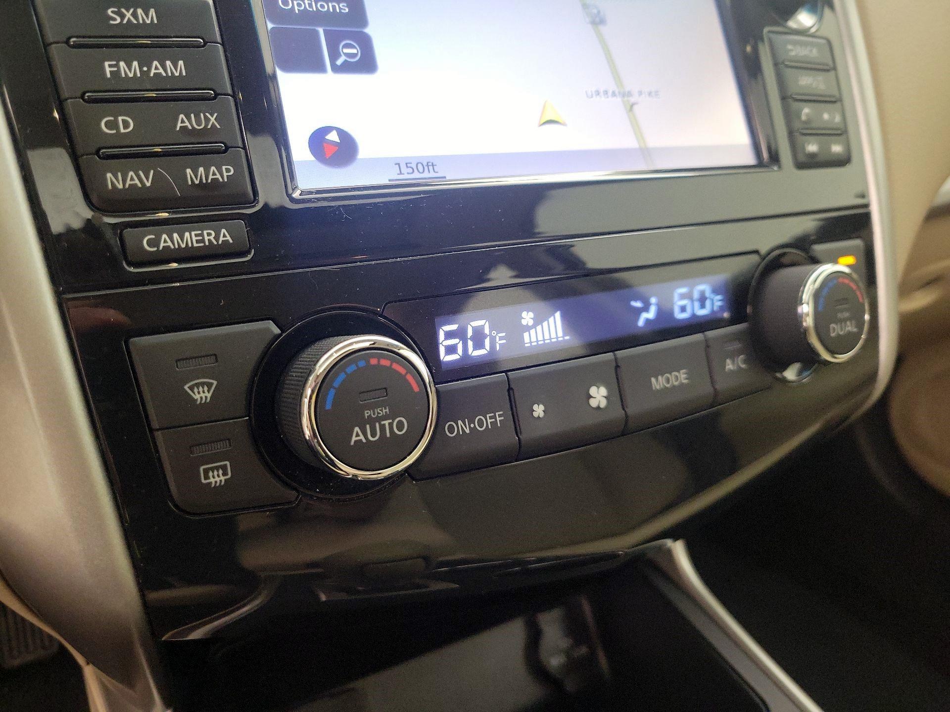 Thumbnail: 2015 Nissan Altima - 17