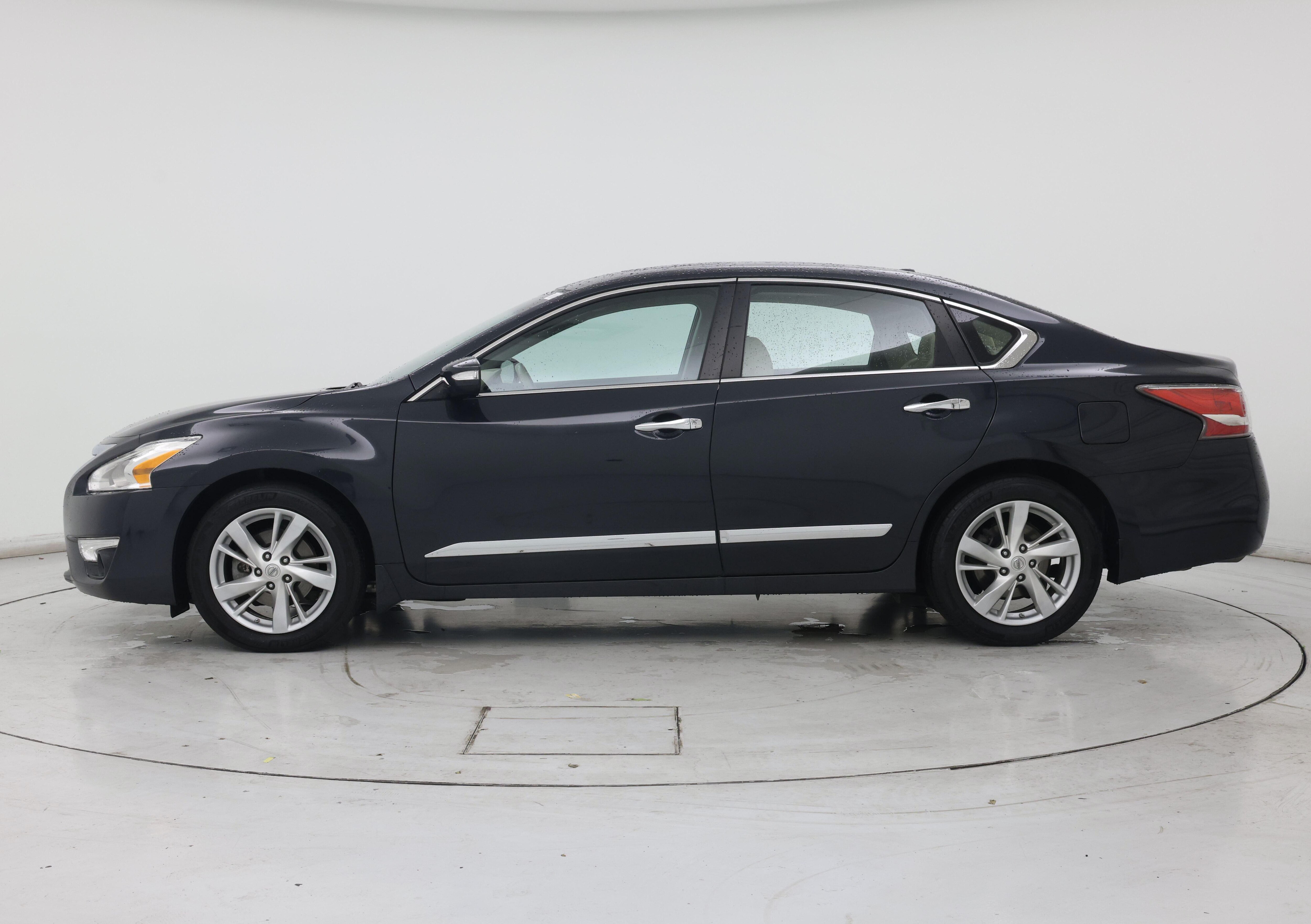 Thumbnail: 2015 Nissan Altima - 3