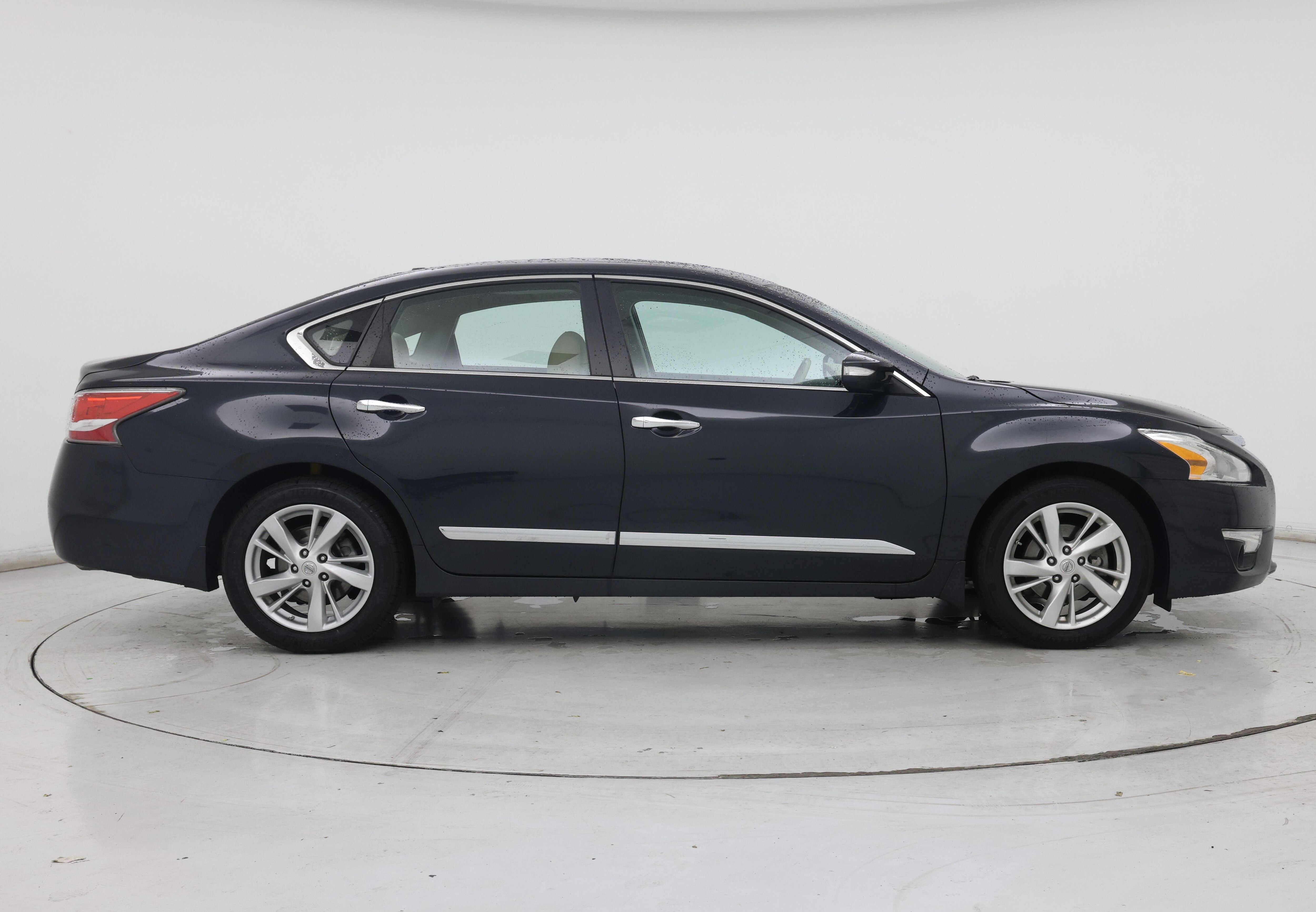 Thumbnail: 2015 Nissan Altima - 7