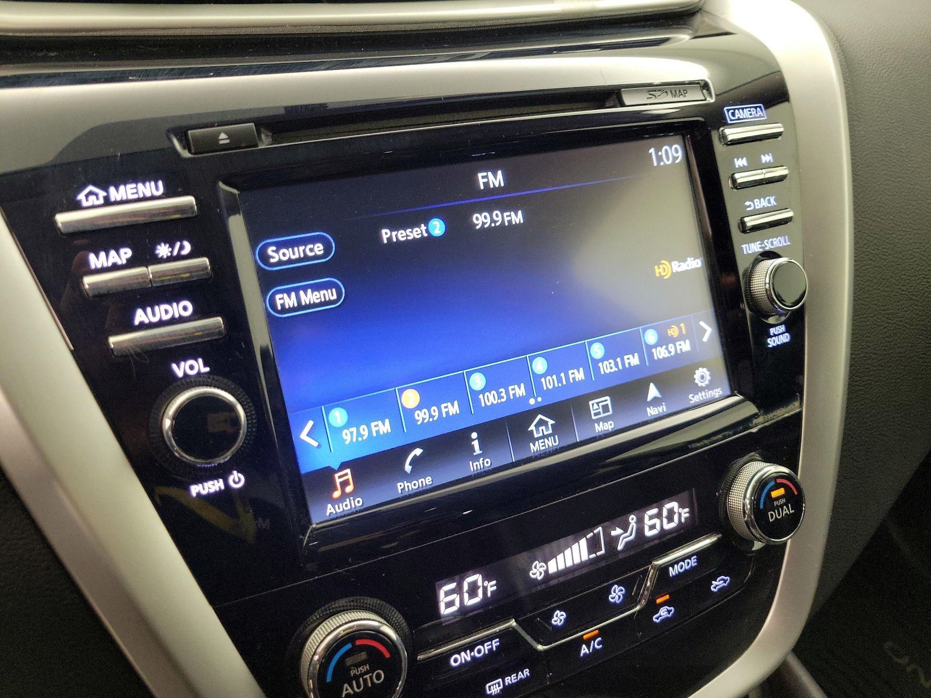 Thumbnail: 2016 Nissan Murano - 16