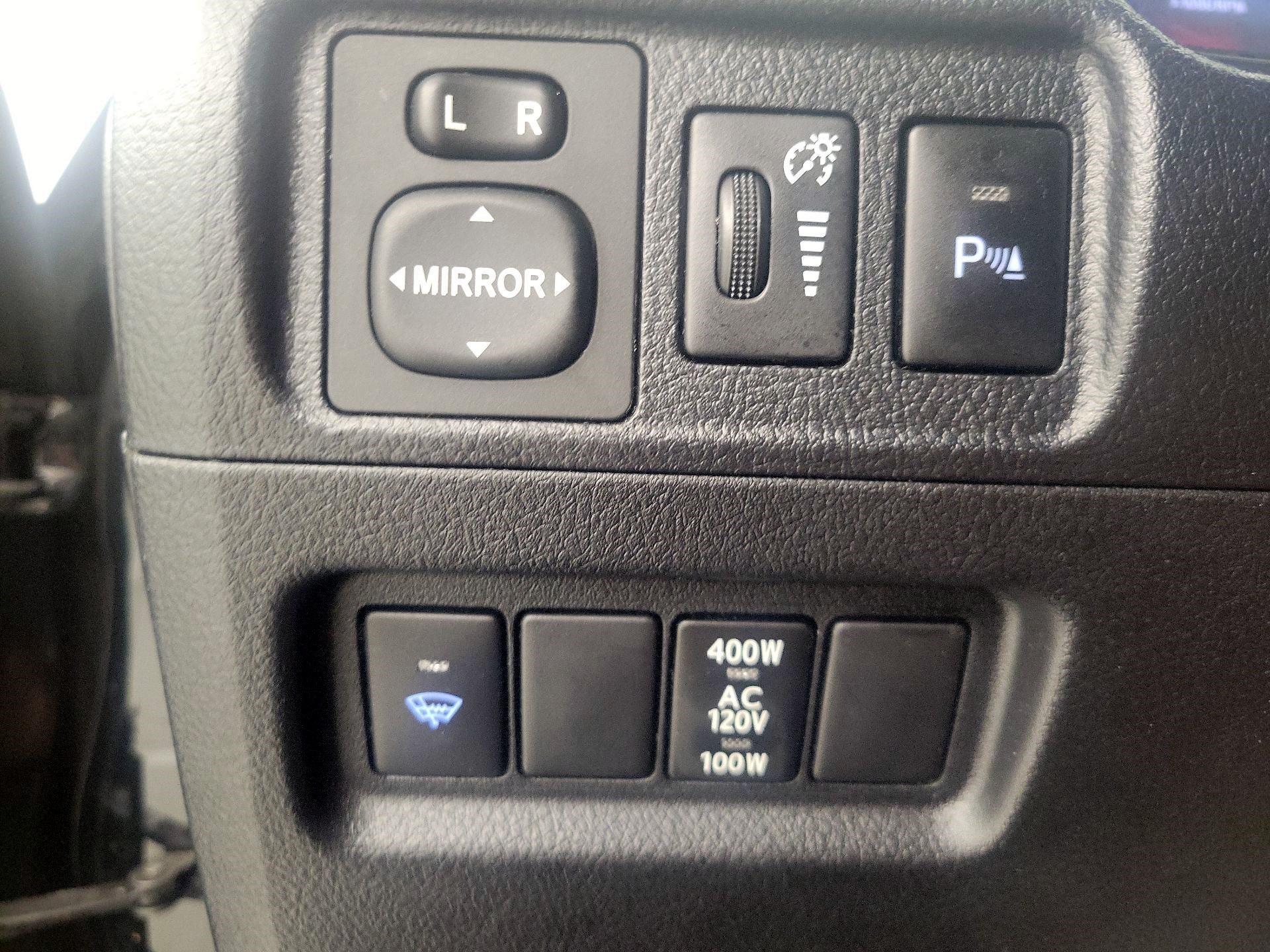Thumbnail: 2016 Toyota 4Runner - 13