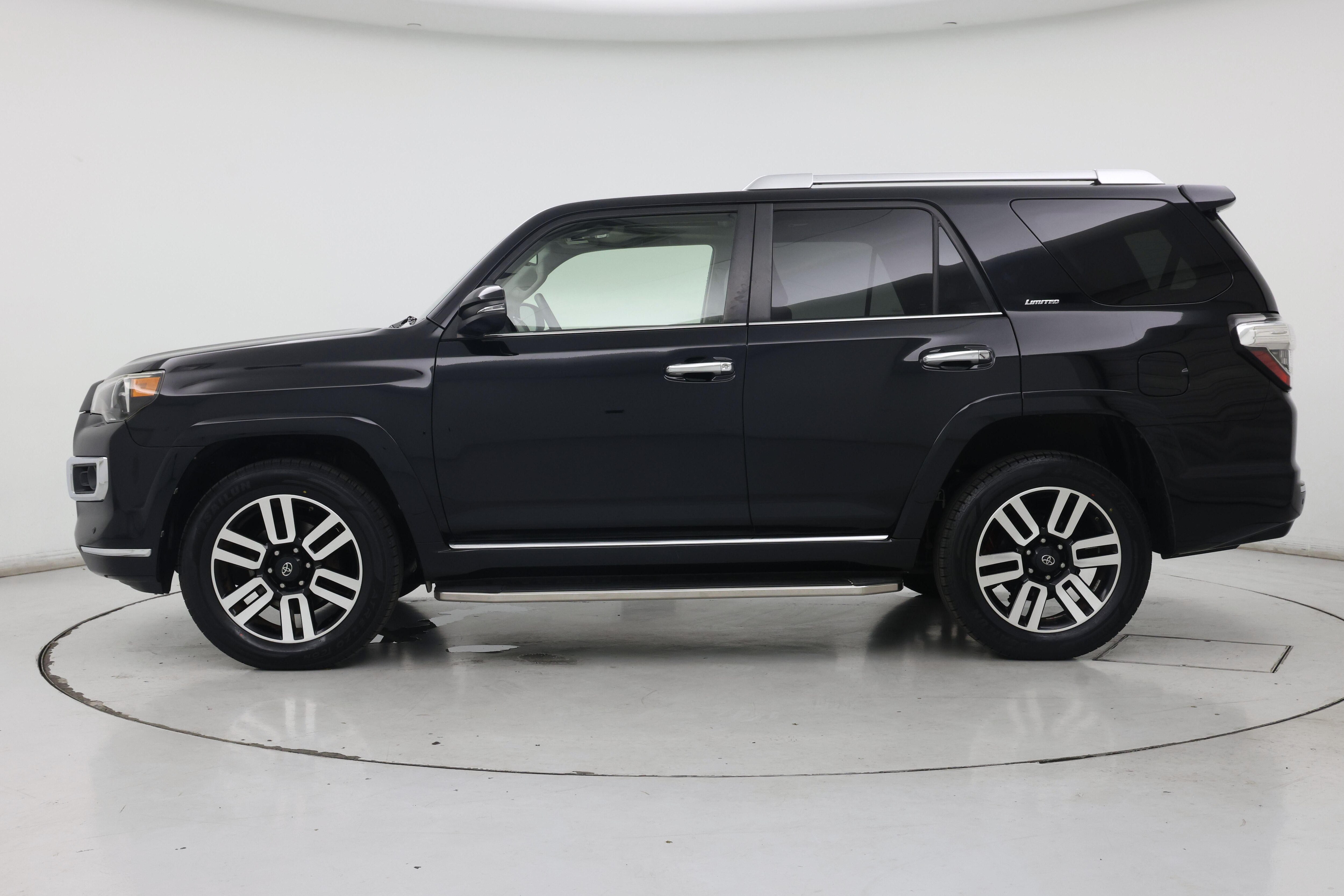 Thumbnail: 2016 Toyota 4Runner - 3