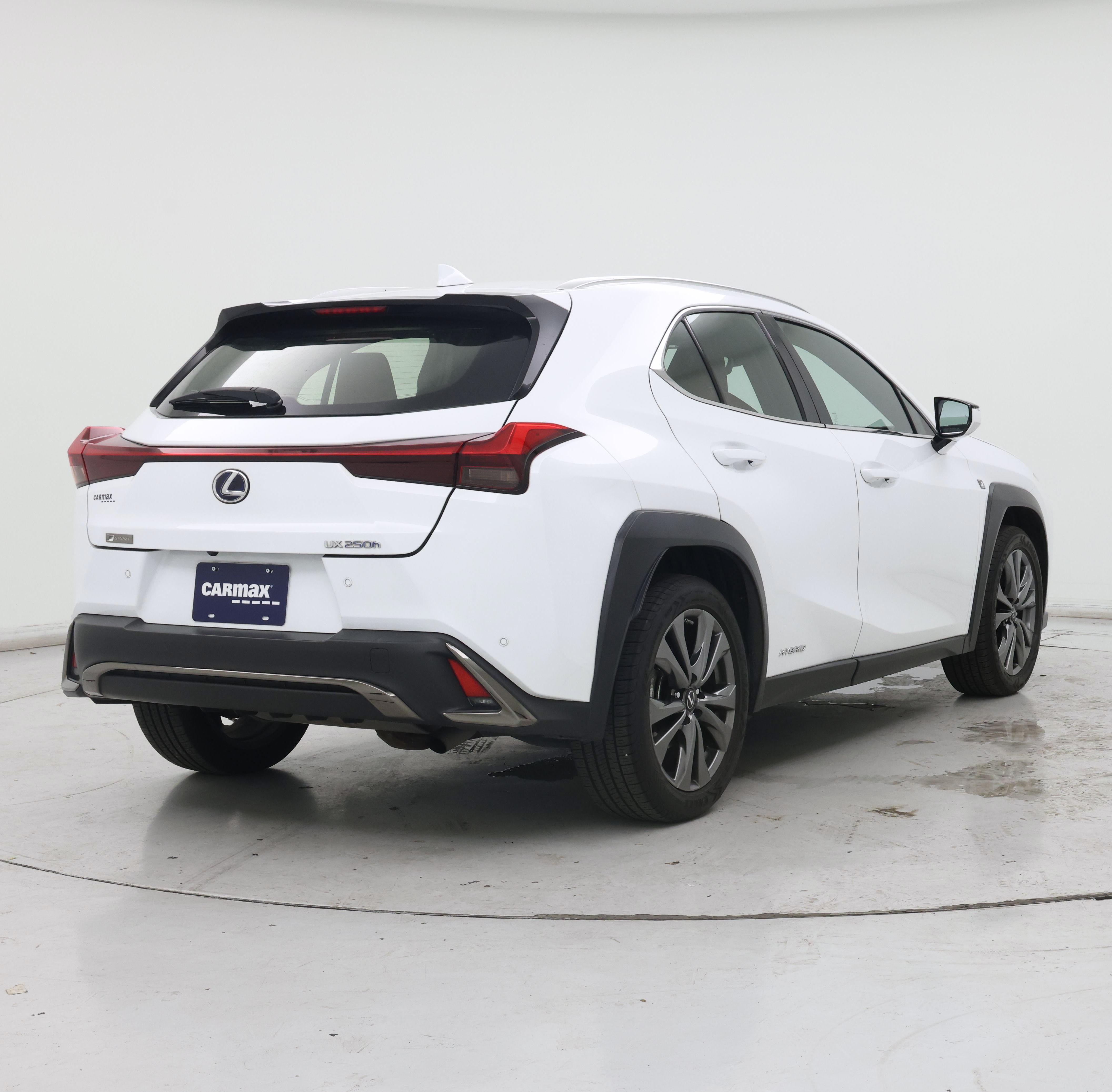 Thumbnail: 2020 Lexus UX - 8