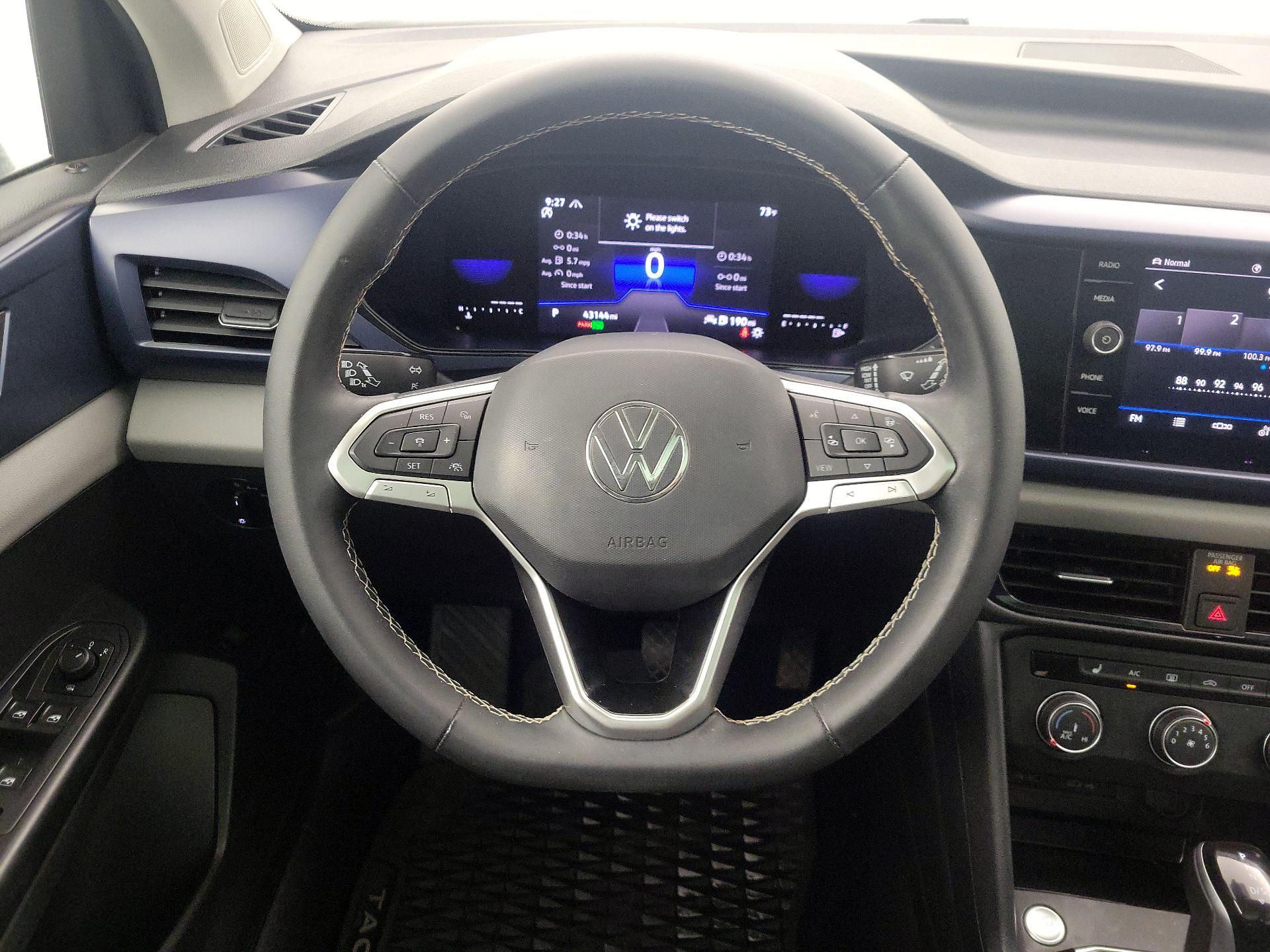 Thumbnail: 2022 Volkswagen Taos - 10