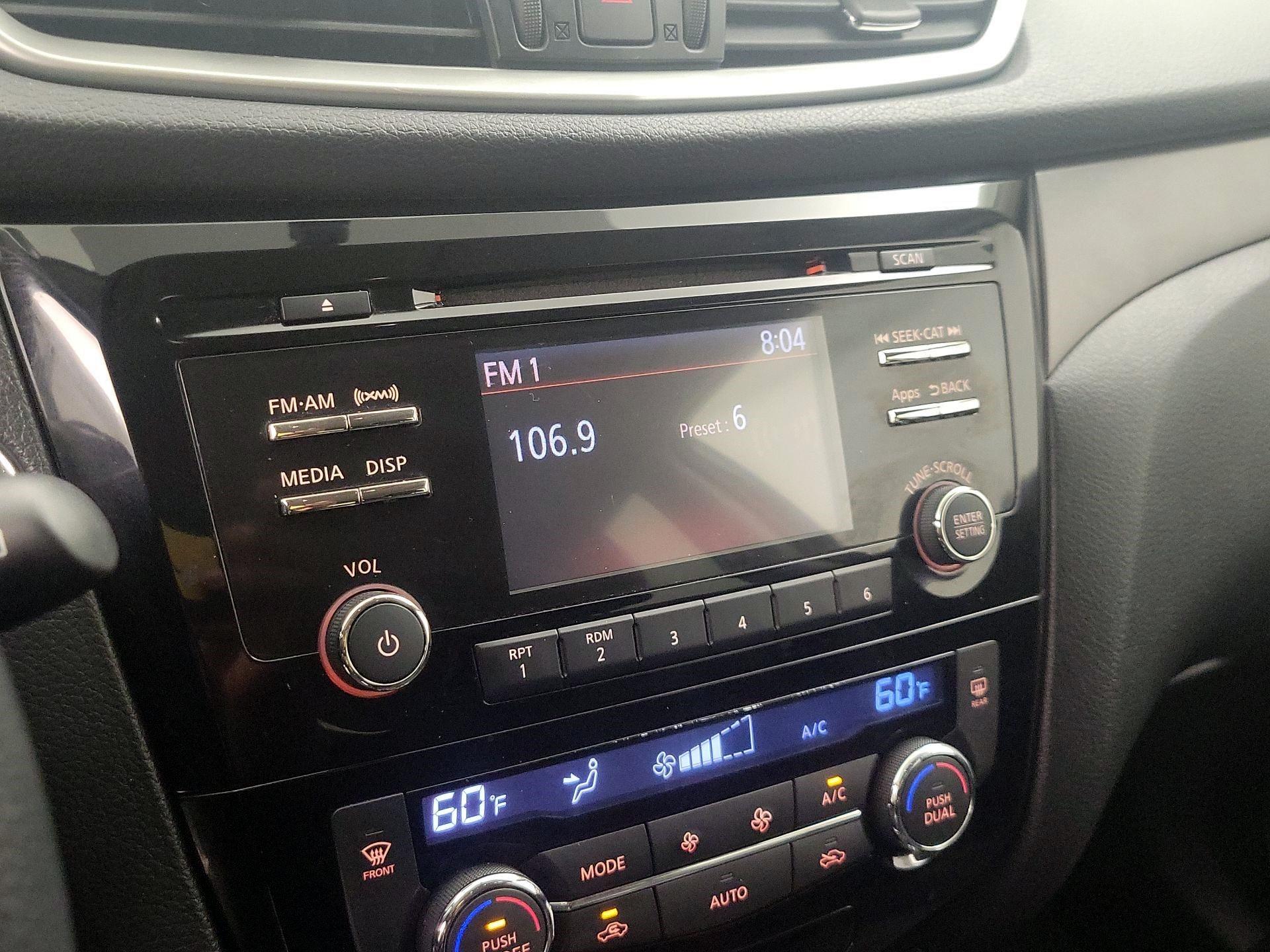 Thumbnail: 2015 Nissan Rogue - 15