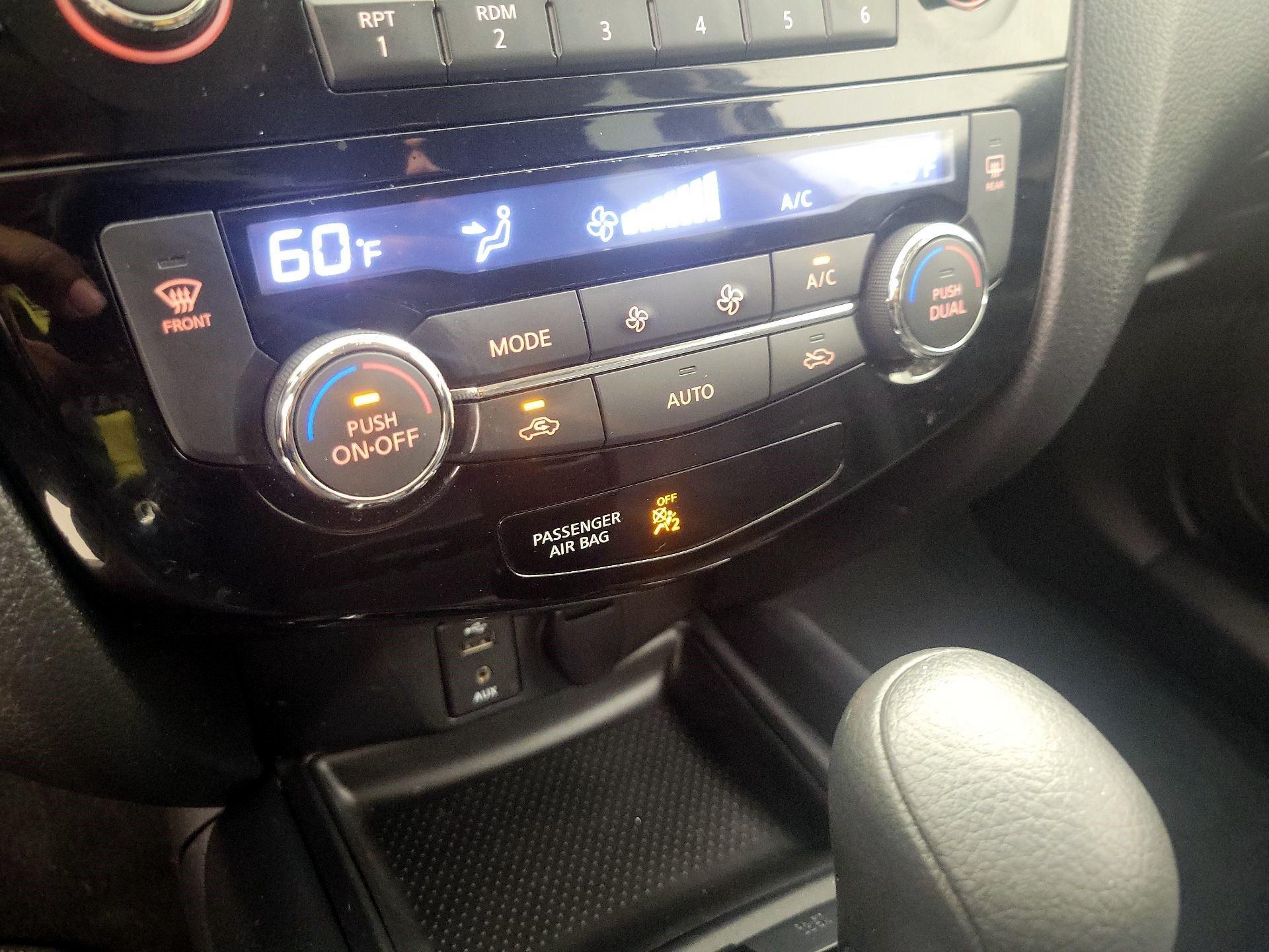 Thumbnail: 2015 Nissan Rogue - 16