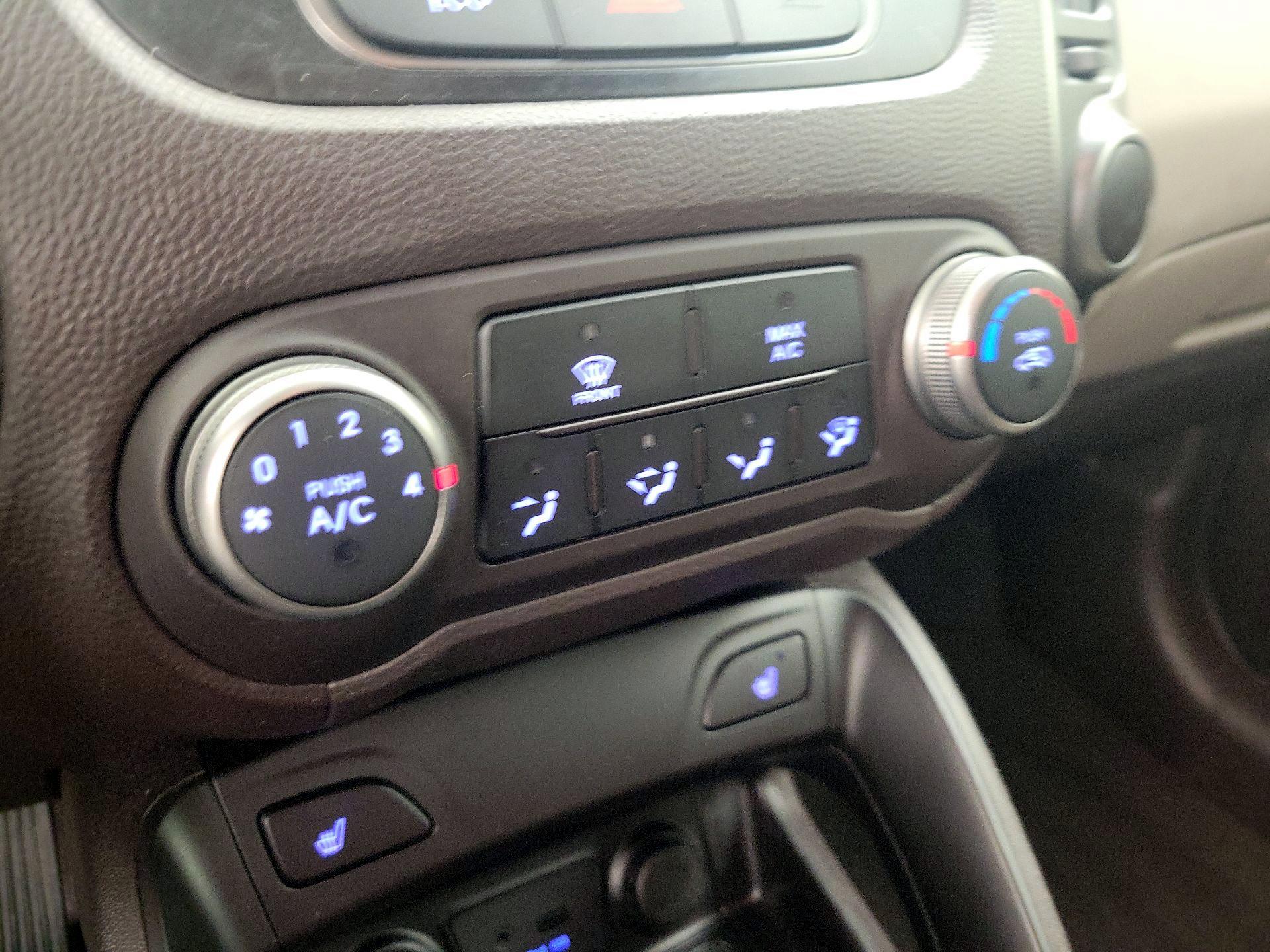 Thumbnail: 2014 Hyundai Tucson - 16